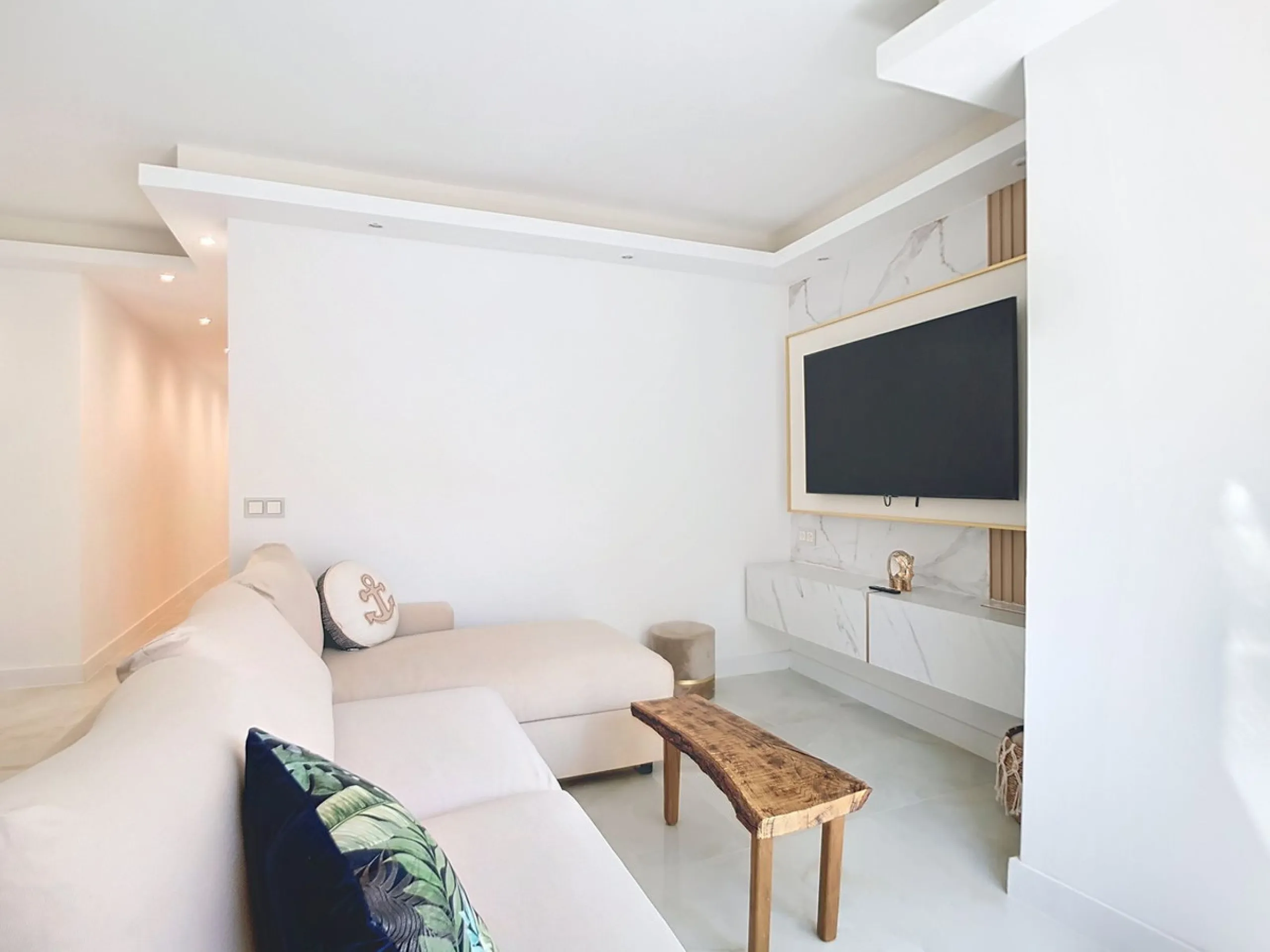 Brand new refurbished flat in the centre of Estepona - 3 bedrooms, 3 bathrooms and tourist license