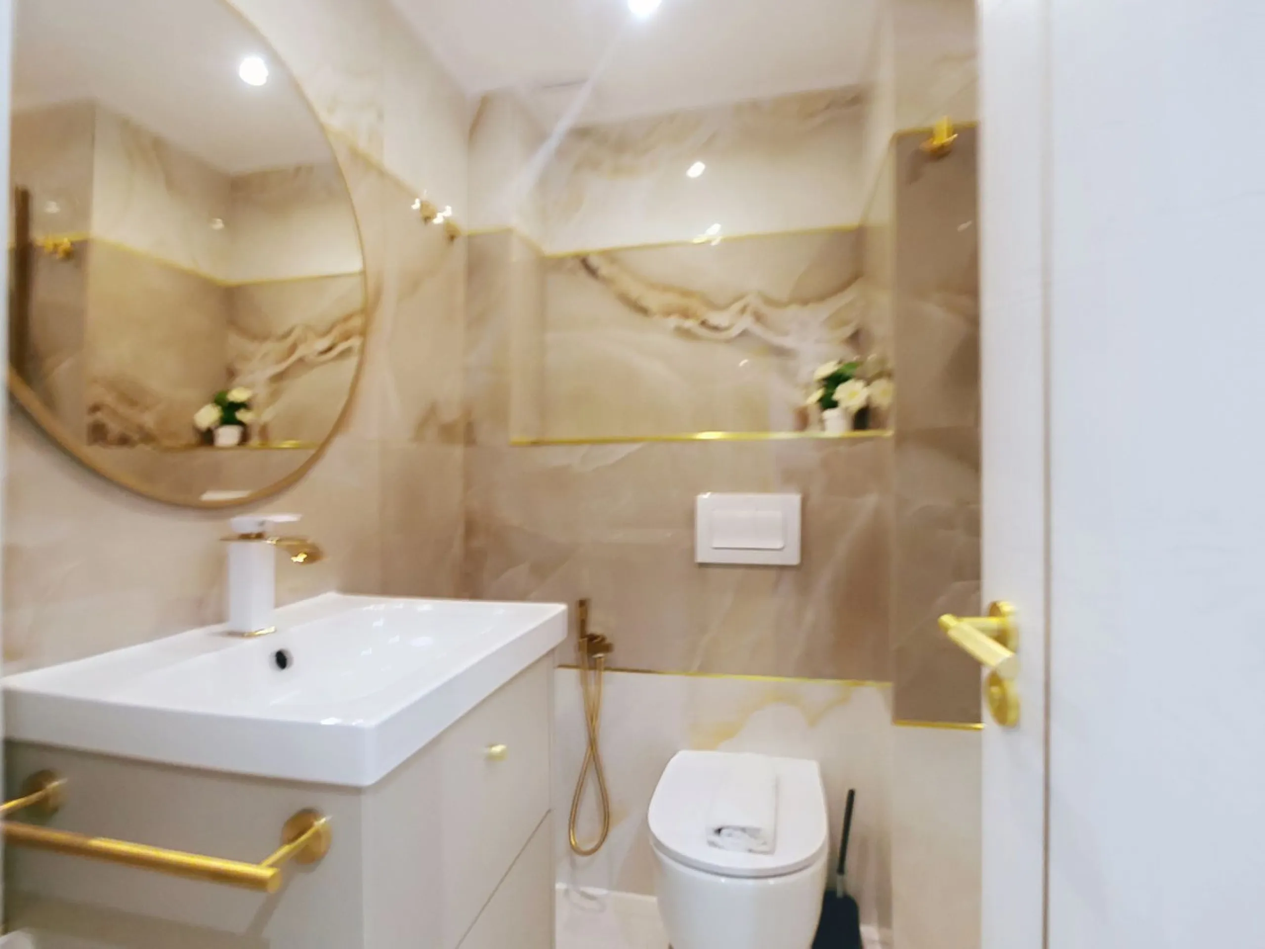 Brand new refurbished flat in the centre of Estepona - 3 bedrooms, 3 bathrooms and tourist license