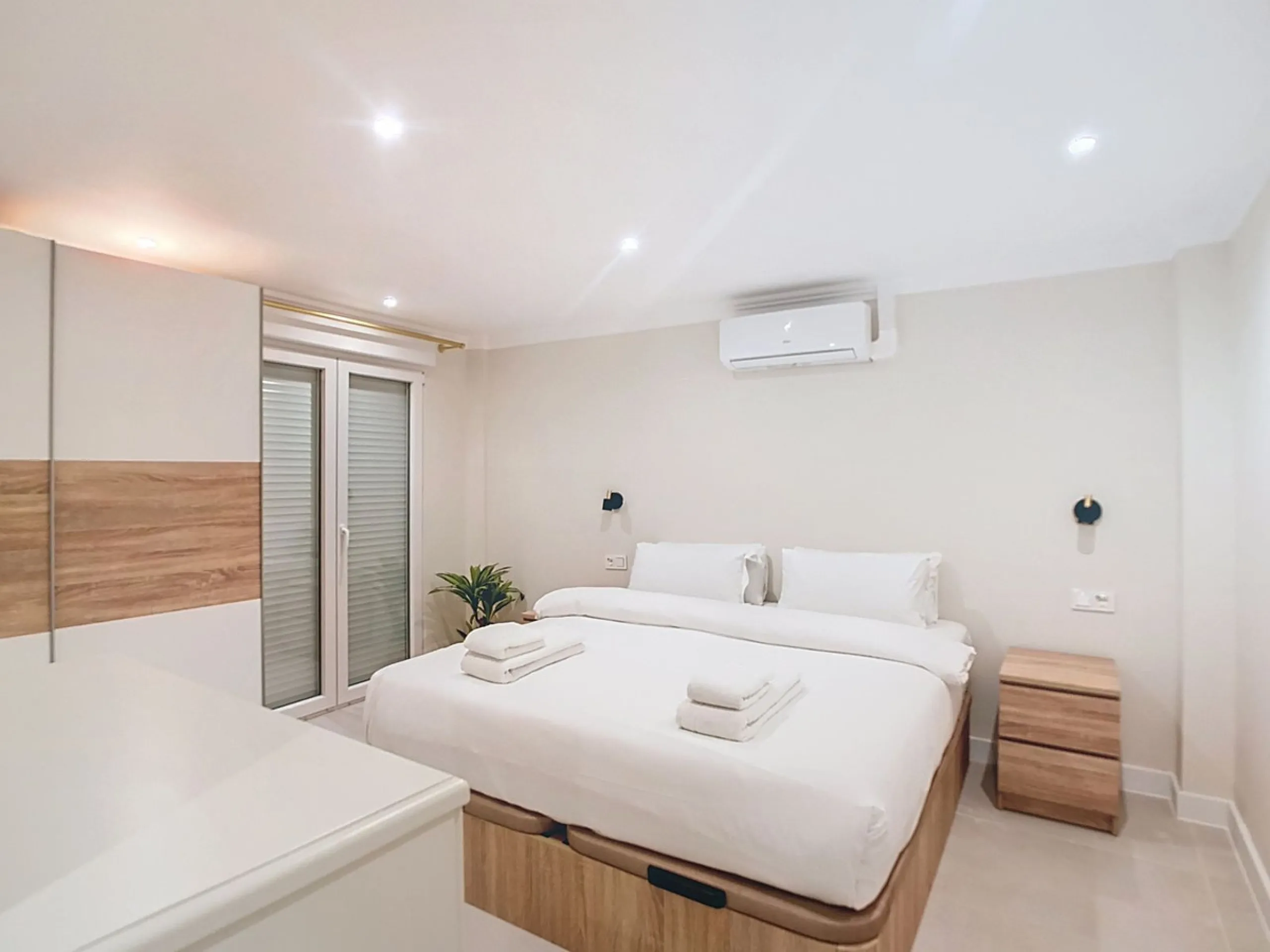 Brand new refurbished flat in the centre of Estepona - 3 bedrooms, 3 bathrooms and tourist license