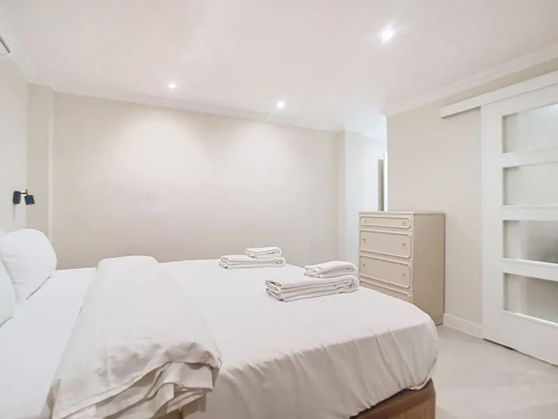 Brand new refurbished flat in the centre of Estepona - 3 bedrooms, 3 bathrooms and tourist license