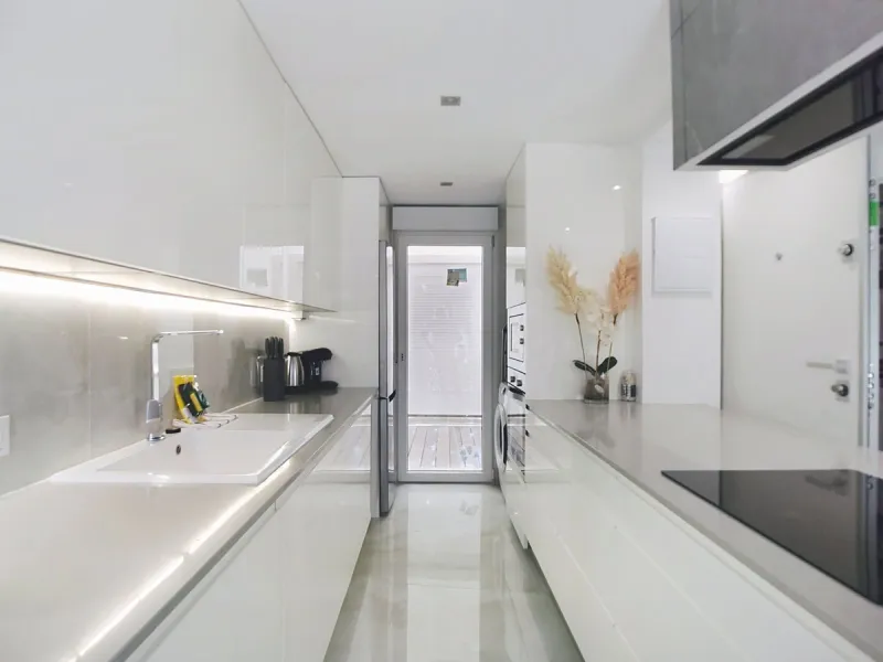 Brand new refurbished flat in the centre of Estepona - 3 bedrooms, 3 bathrooms and tourist license
