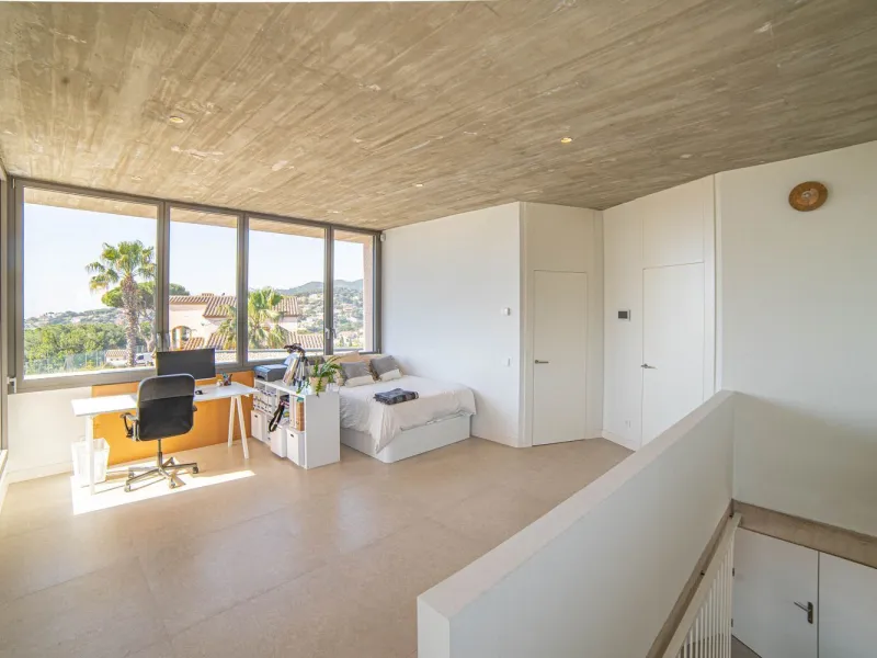 Contemporary House with Sea Views in Cabrils, Maresme