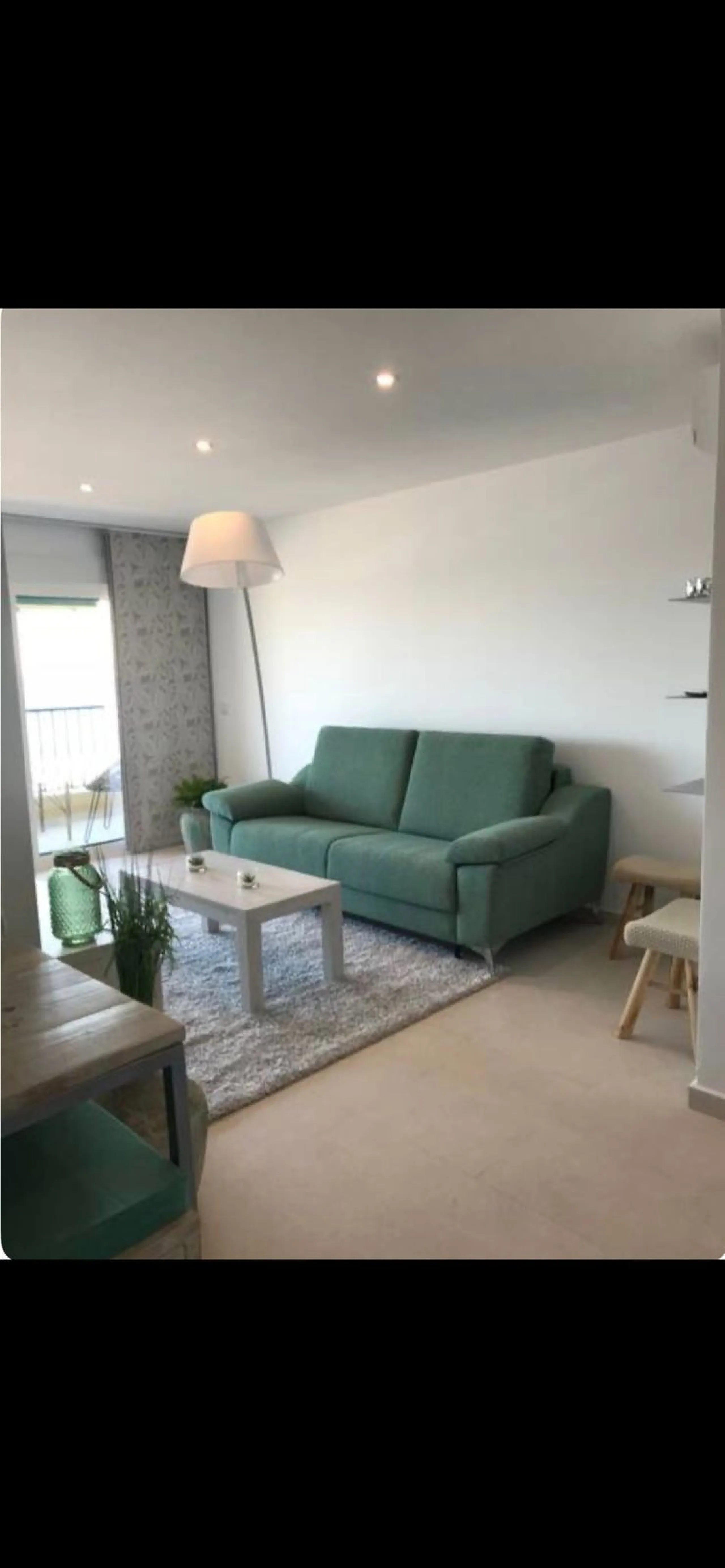 Apartment - Middle Floor Apartment в продаже в Fuengirola, Málaga. В доме 2 спален и 1 ванных комнат. Площадь дома 75 м²