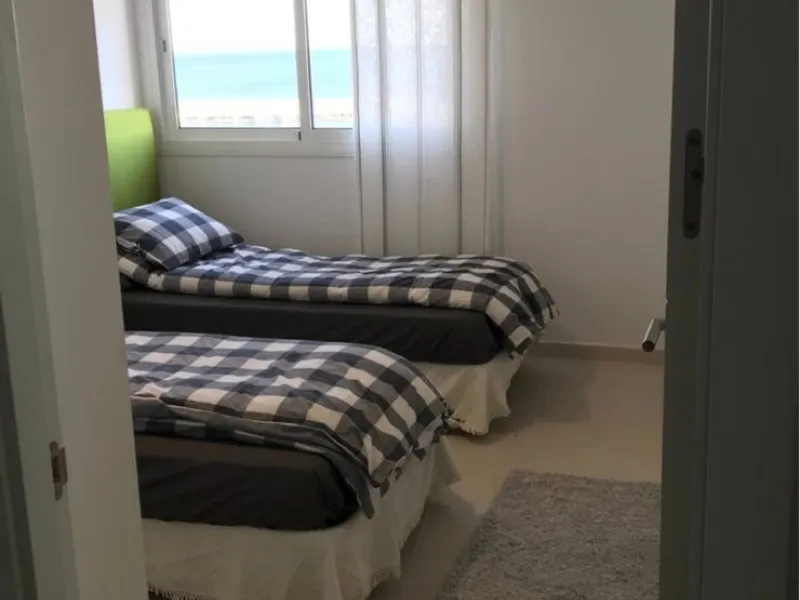 Apartment - Middle Floor Apartment в продаже в Fuengirola, Málaga. В доме 2 спален и 1 ванных комнат. Площадь дома 75 м²