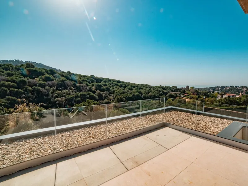 Contemporary House with Sea Views in Cabrils, Maresme