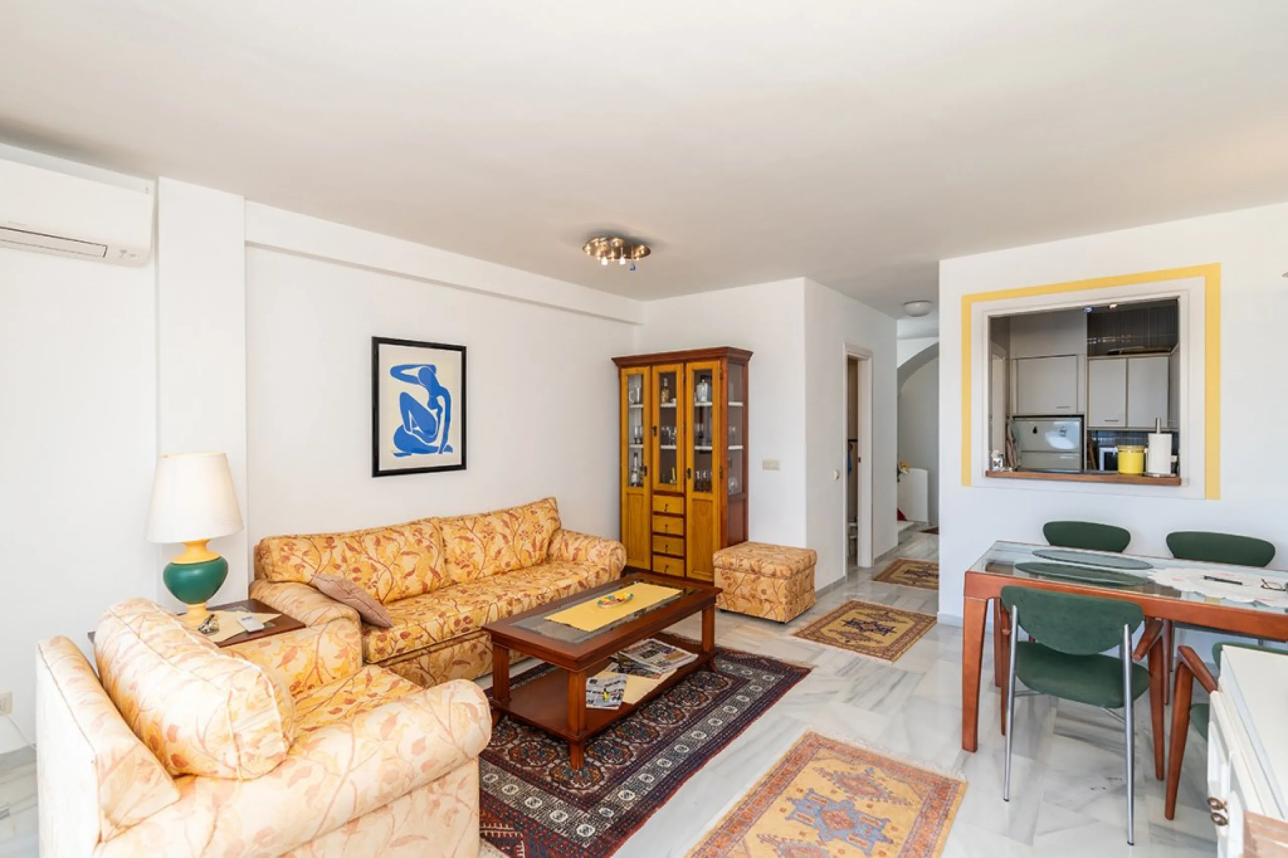Penthouse in Calahonda in second line beach with amazing sea views and offering on two levels two bedrooms, two bathrooms, a kitchen, bright living room with sunny terrace and a roof terrace with views to the Mediterranean Sea and with sun all day. Sold f