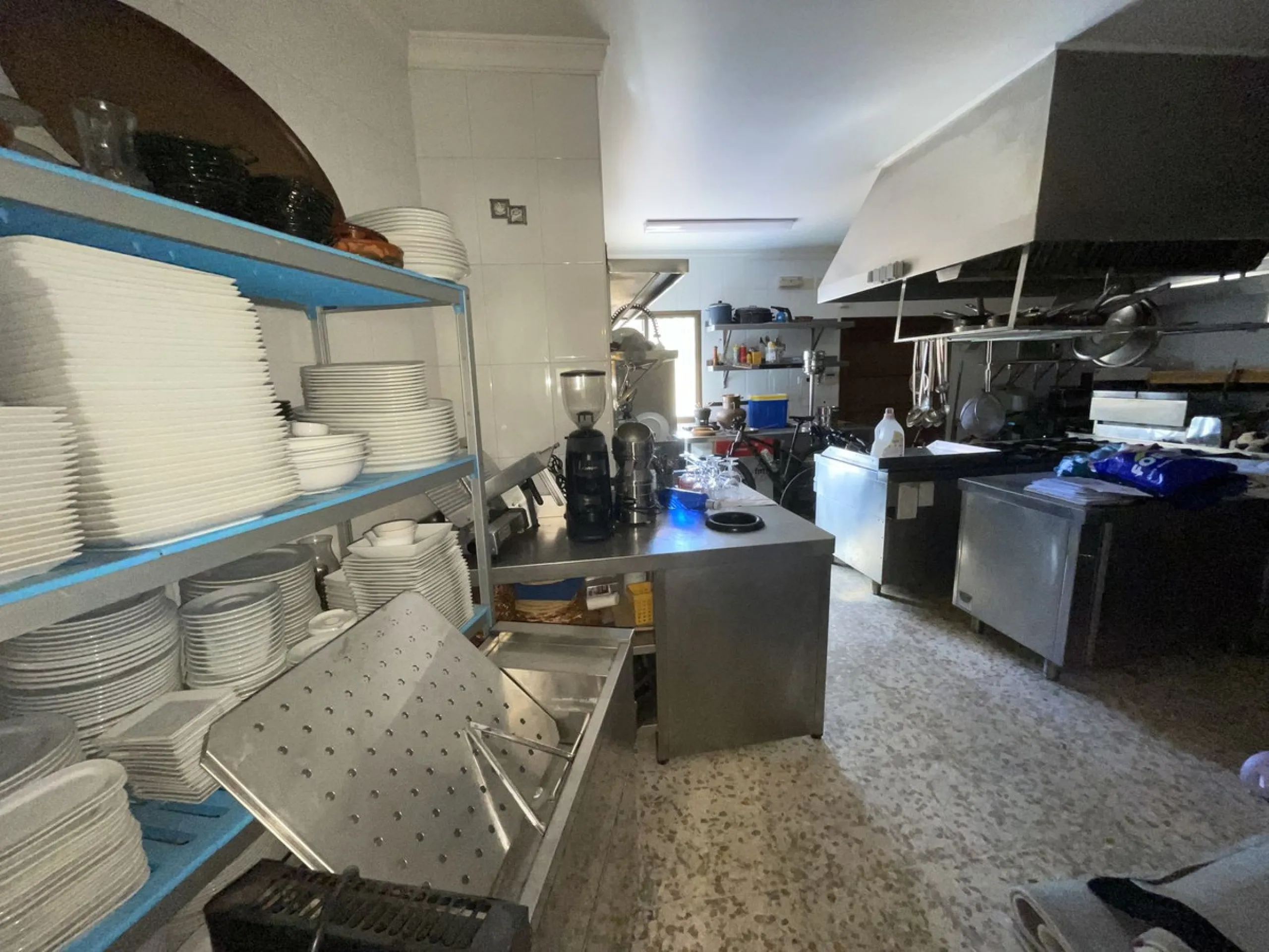 Commercial - Bar в продаже в El Paraiso, Málaga. Площадь дома 500 м². Площадь участка 1200 м²