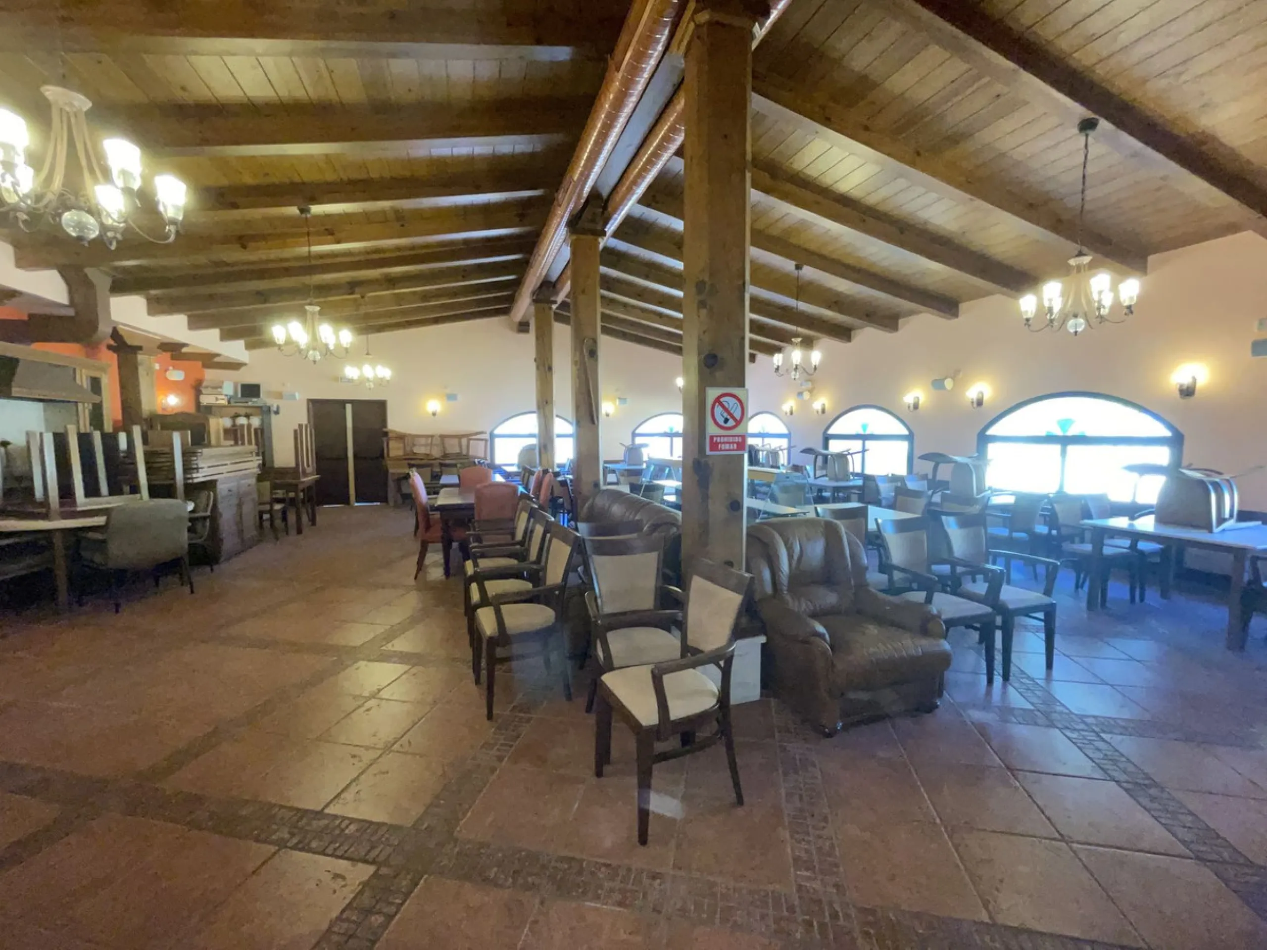 Commercial - Bar в продаже в El Paraiso, Málaga. Площадь дома 500 м². Площадь участка 1200 м²