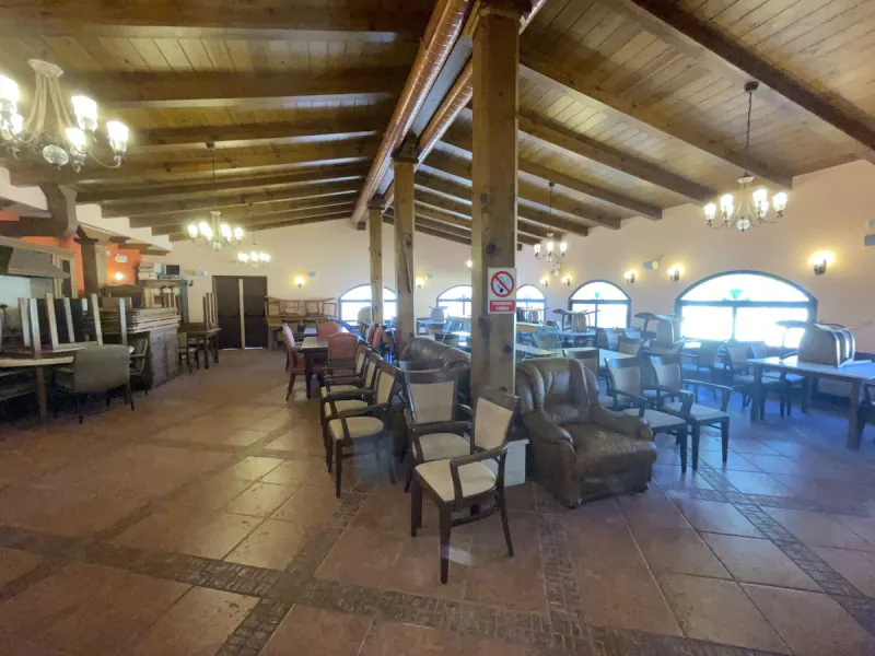 Commercial - Bar в продаже в El Paraiso, Málaga. Площадь дома 500 м². Площадь участка 1200 м²