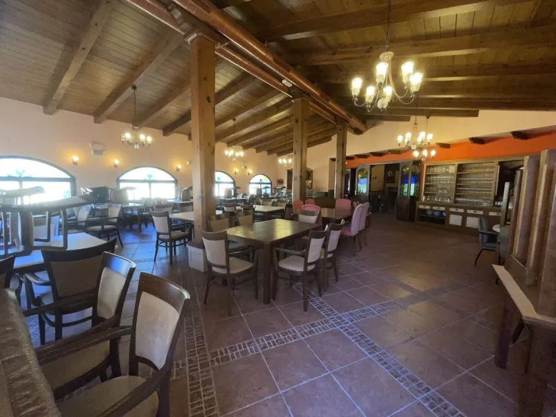 Commercial - Bar в продаже в El Paraiso, Málaga. Площадь дома 500 м². Площадь участка 1200 м²