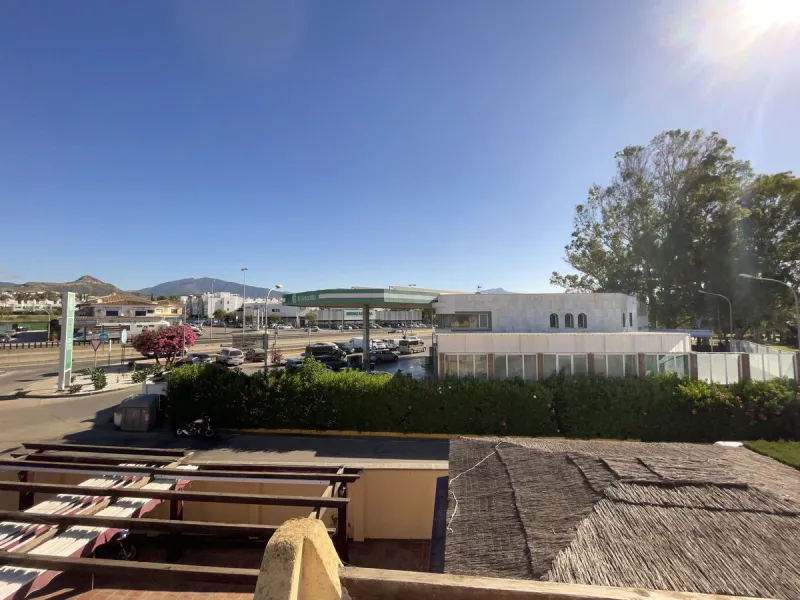 Commercial - Bar в продаже в El Paraiso, Málaga. Площадь дома 500 м². Площадь участка 1200 м²