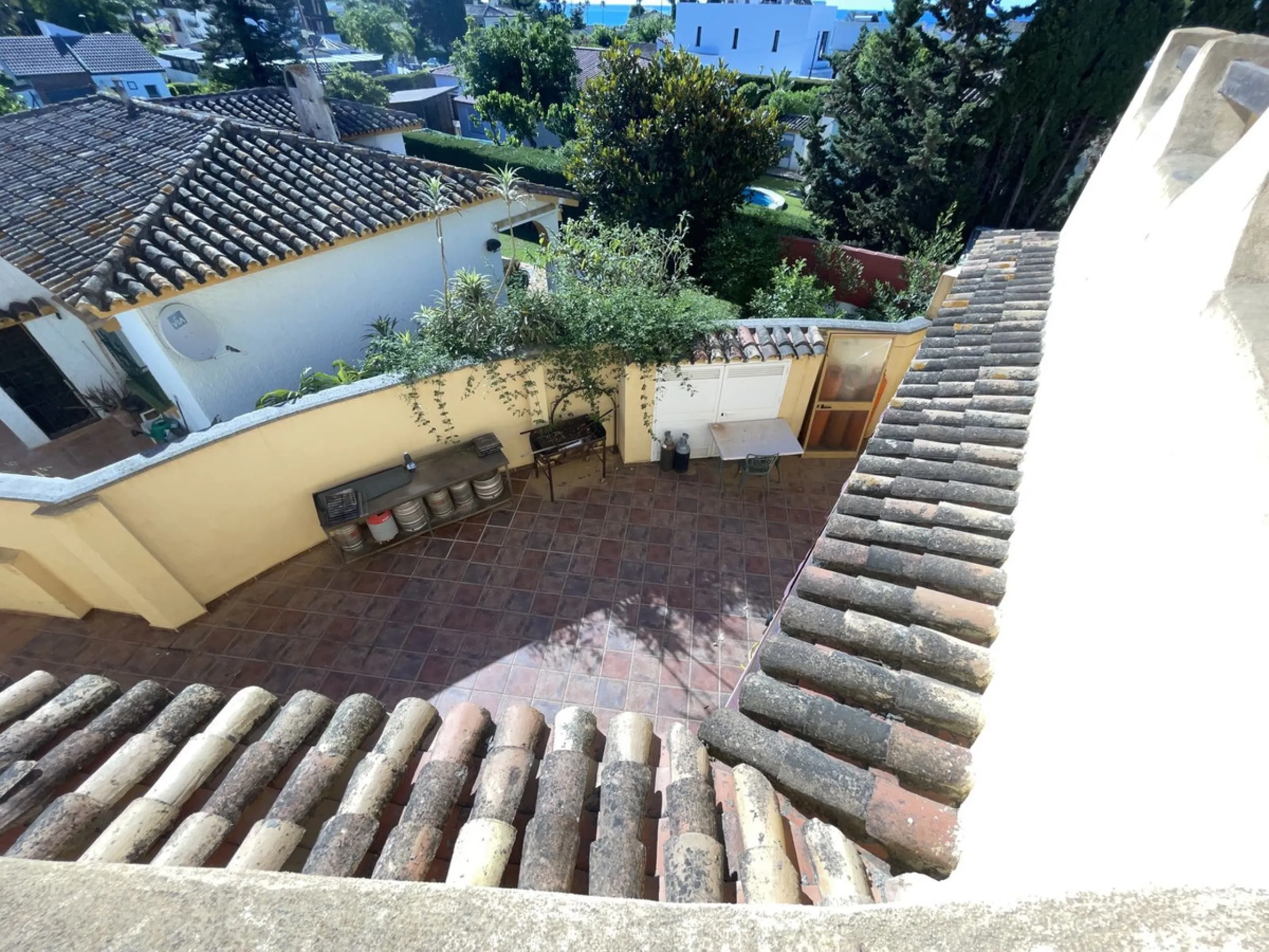 Commercial - Bar в продаже в El Paraiso, Málaga. Площадь дома 500 м². Площадь участка 1200 м²