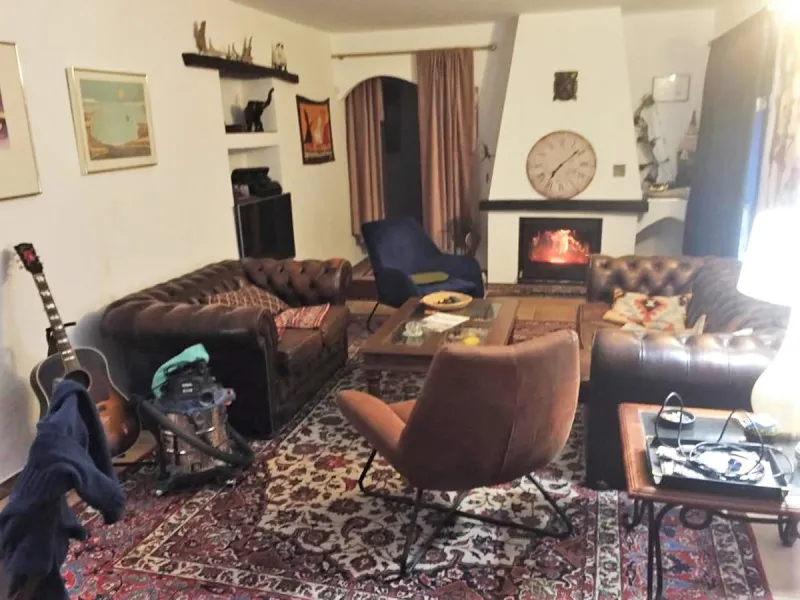 House - Finca - Cortijo в продаже в Casares, Málaga. В доме 4 спален и 2 ванных комнат. Площадь дома 220 м². Площадь участка 30000 м²