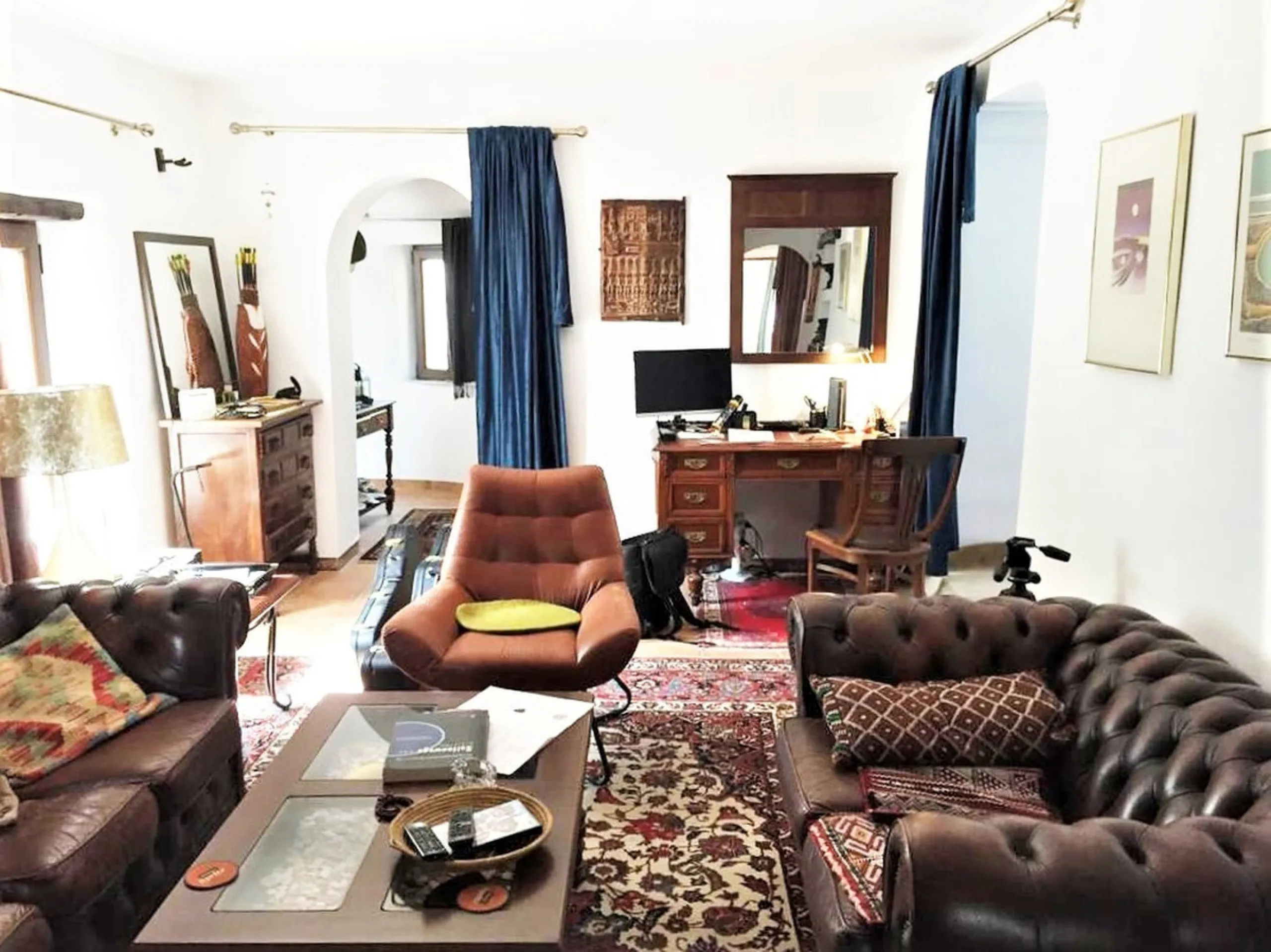 House - Finca - Cortijo в продаже в Casares, Málaga. В доме 4 спален и 2 ванных комнат. Площадь дома 220 м². Площадь участка 30000 м²