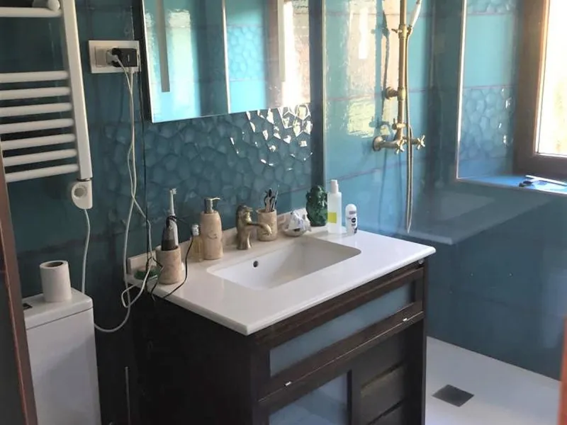House - Finca - Cortijo в продаже в Casares, Málaga. В доме 4 спален и 2 ванных комнат. Площадь дома 220 м². Площадь участка 30000 м²