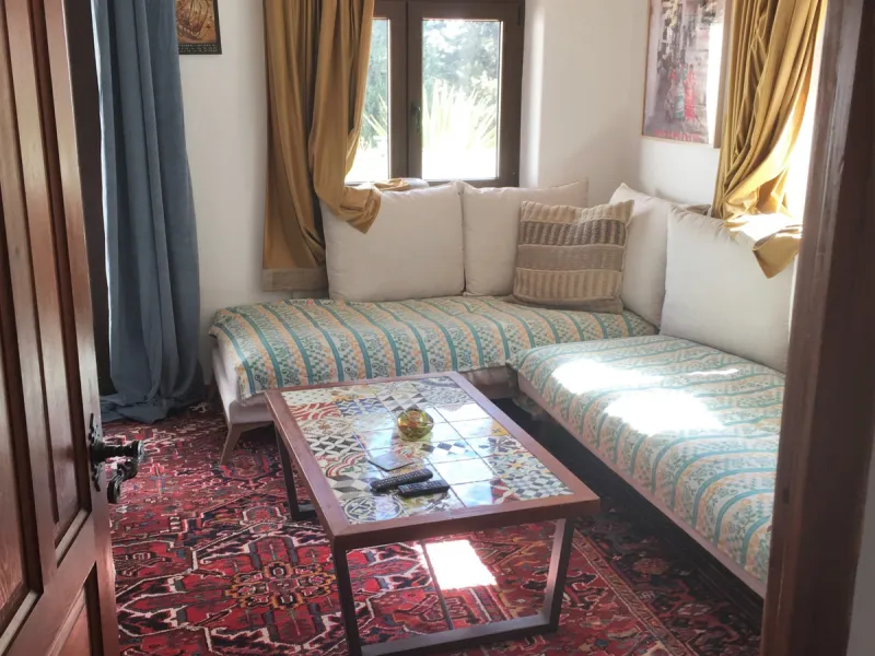 House - Finca - Cortijo в продаже в Casares, Málaga. В доме 4 спален и 2 ванных комнат. Площадь дома 220 м². Площадь участка 30000 м²