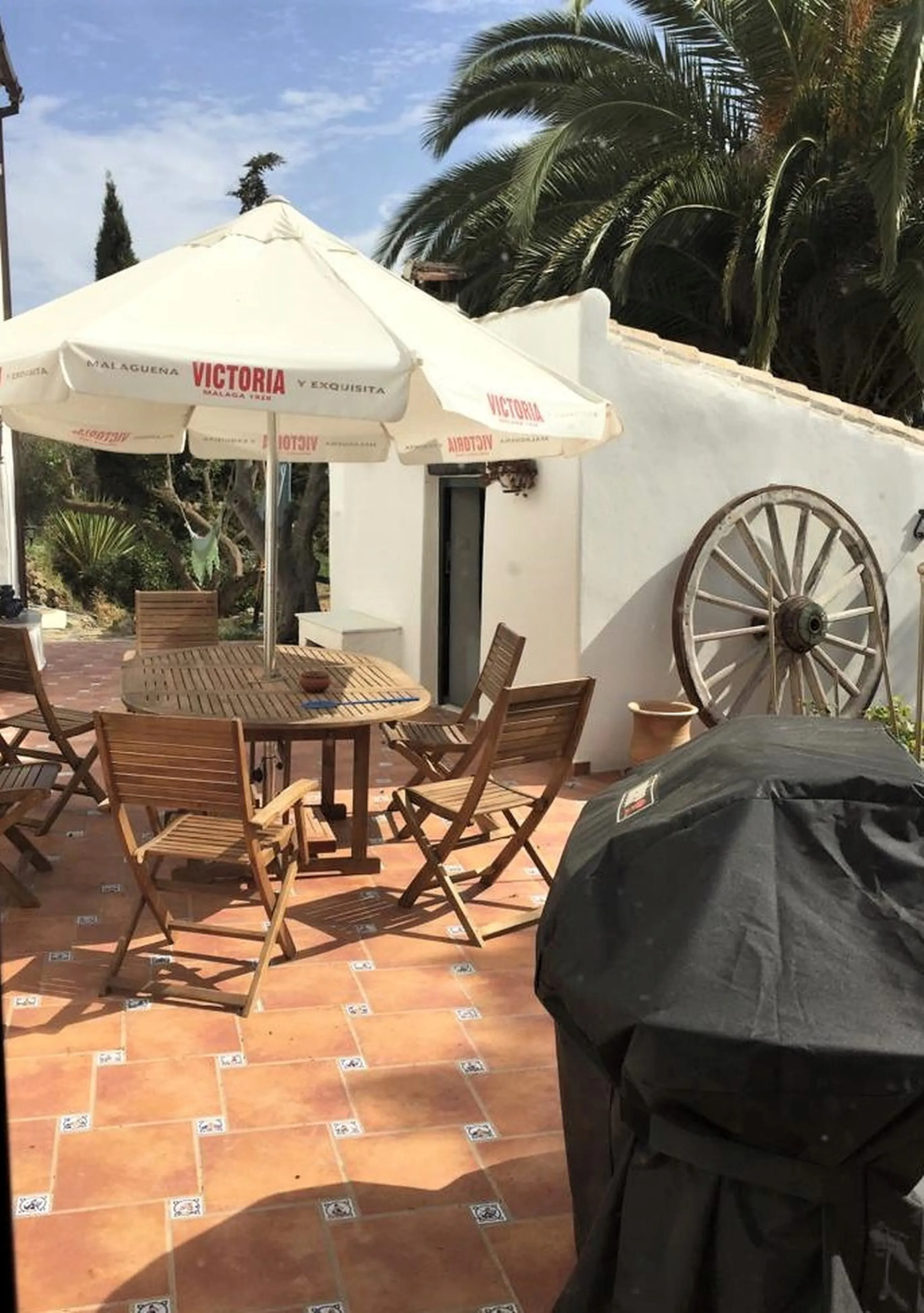 House - Finca - Cortijo в продаже в Casares, Málaga. В доме 4 спален и 2 ванных комнат. Площадь дома 220 м². Площадь участка 30000 м²