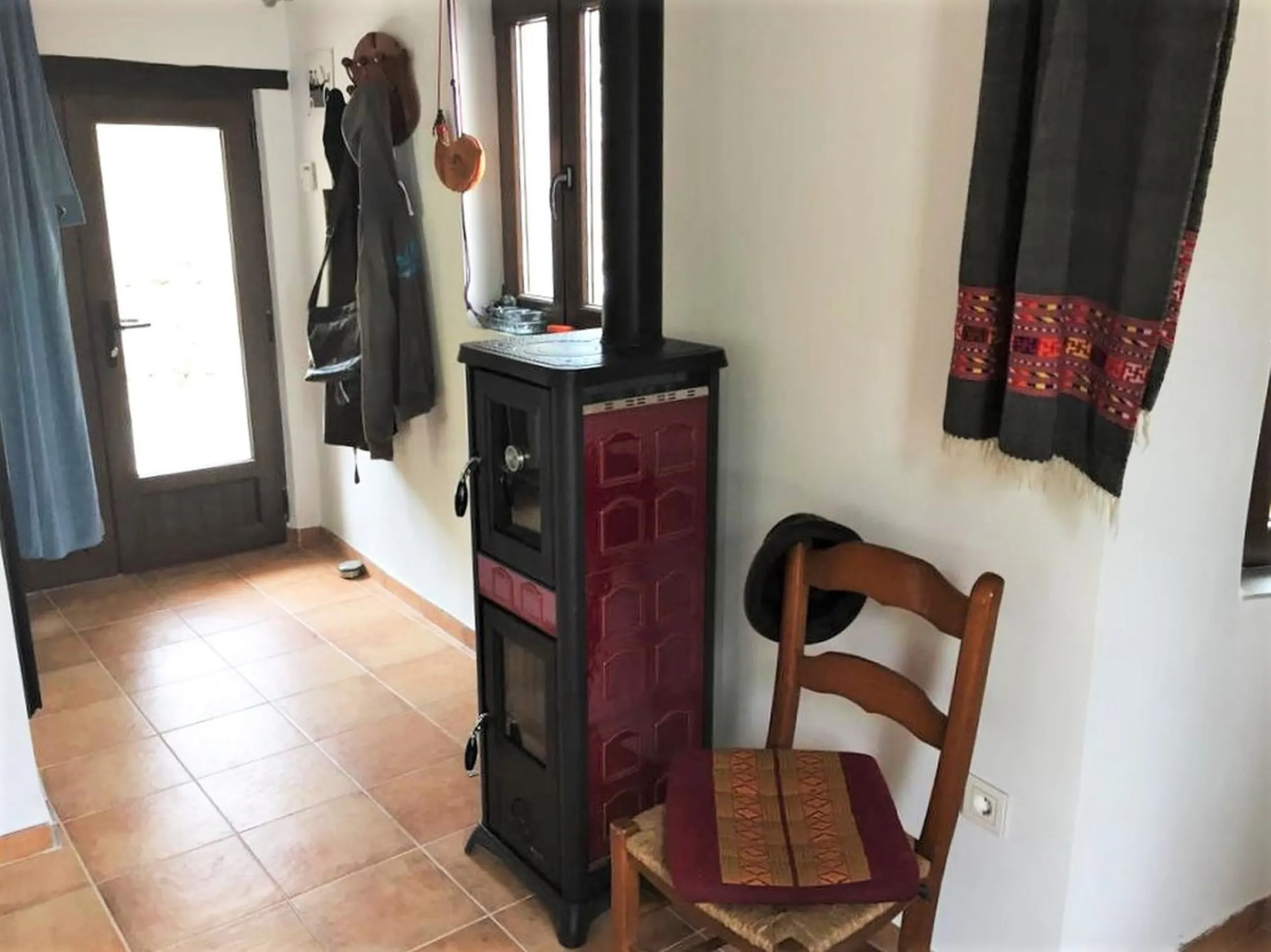 House - Finca - Cortijo в продаже в Casares, Málaga. В доме 4 спален и 2 ванных комнат. Площадь дома 220 м². Площадь участка 30000 м²