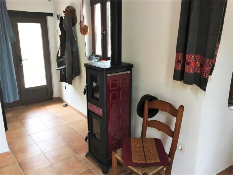 House - Finca - Cortijo в продаже в Casares, Málaga. В доме 4 спален и 2 ванных комнат. Площадь дома 220 м². Площадь участка 30000 м²