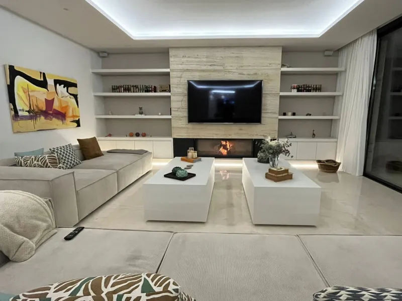 House - Detached Villa в продаже в Marbella, Málaga. В доме 5 спален и 6 ванных комнат. Площадь дома 630 м². Площадь участка 2105 м²