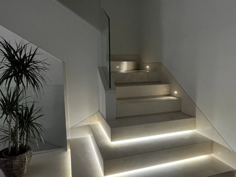 House - Detached Villa в продаже в Marbella, Málaga. В доме 5 спален и 6 ванных комнат. Площадь дома 630 м². Площадь участка 2105 м²