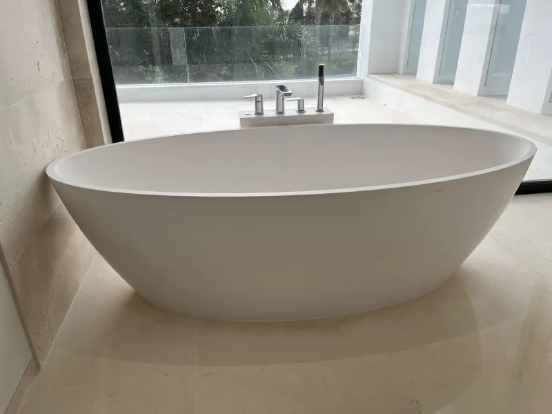 House - Detached Villa в продаже в Marbella, Málaga. В доме 5 спален и 6 ванных комнат. Площадь дома 630 м². Площадь участка 2105 м²