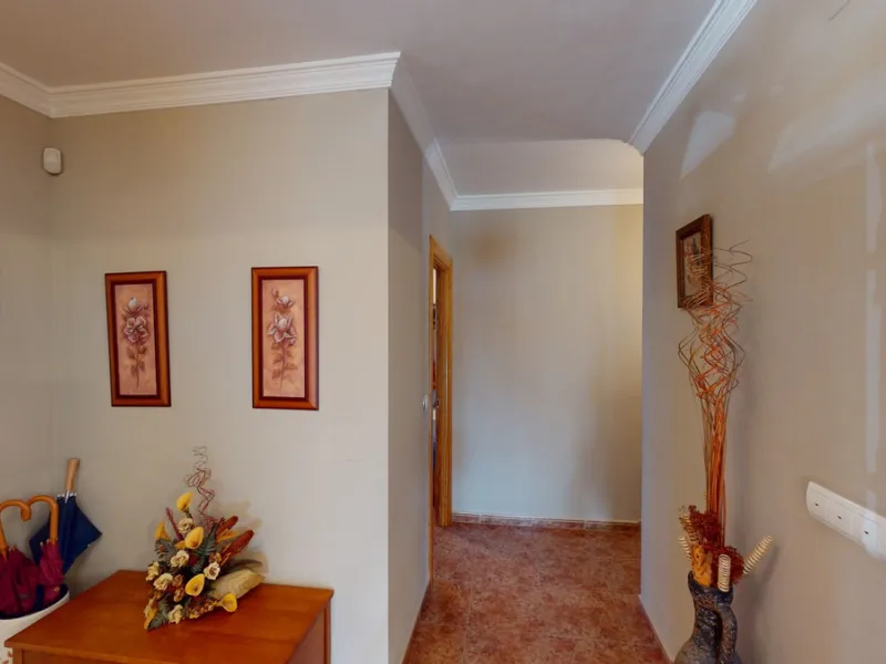 This well-located spacious villa offers the possibility for two families to live separately. The garage of 217 m2 has room for 5 cars, an office and storage space. Entrance to the garden with nice pool, shower, fruit trees and henhouse. Separate room with