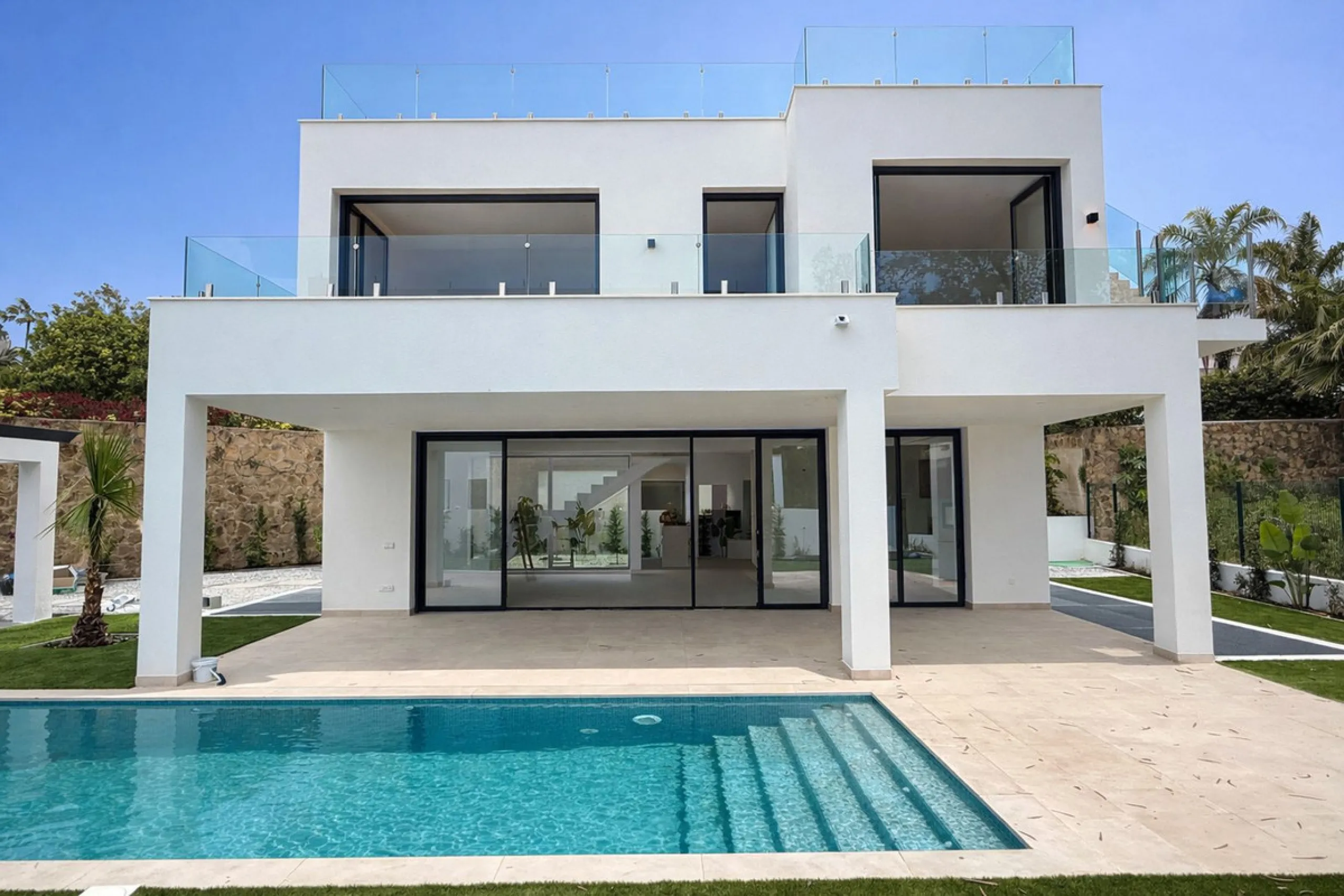 LUXURY MODERN VILLA BORDERING THE NATURE IN MONTE BIARRITZ, NUEVA ATALAYA, ESTEPONA!