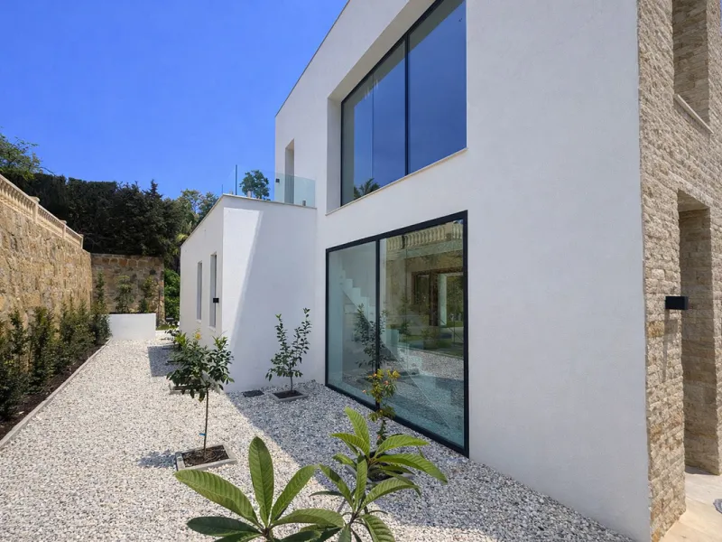LUXURY MODERN VILLA BORDERING THE NATURE IN MONTE BIARRITZ, NUEVA ATALAYA, ESTEPONA!
