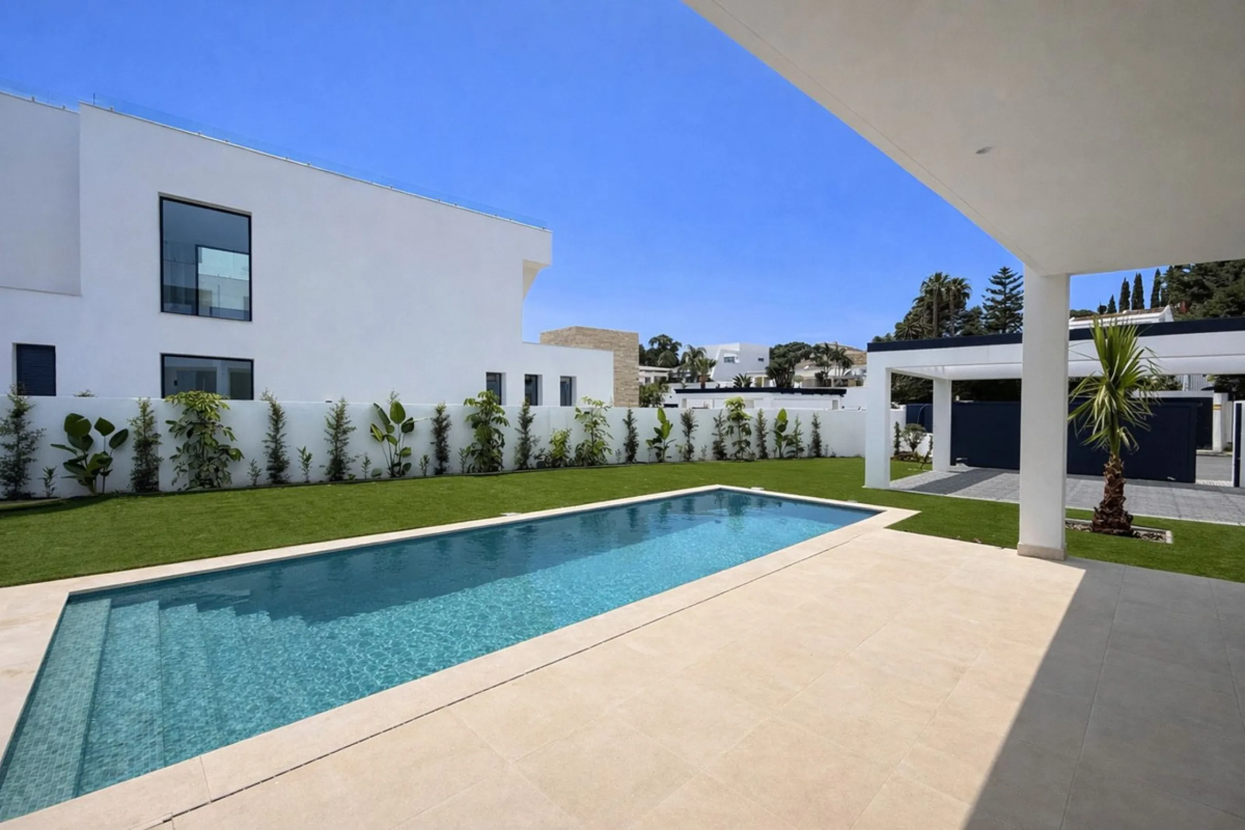 LUXURY MODERN VILLA BORDERING THE NATURE IN MONTE BIARRITZ, NUEVA ATALAYA, ESTEPONA!