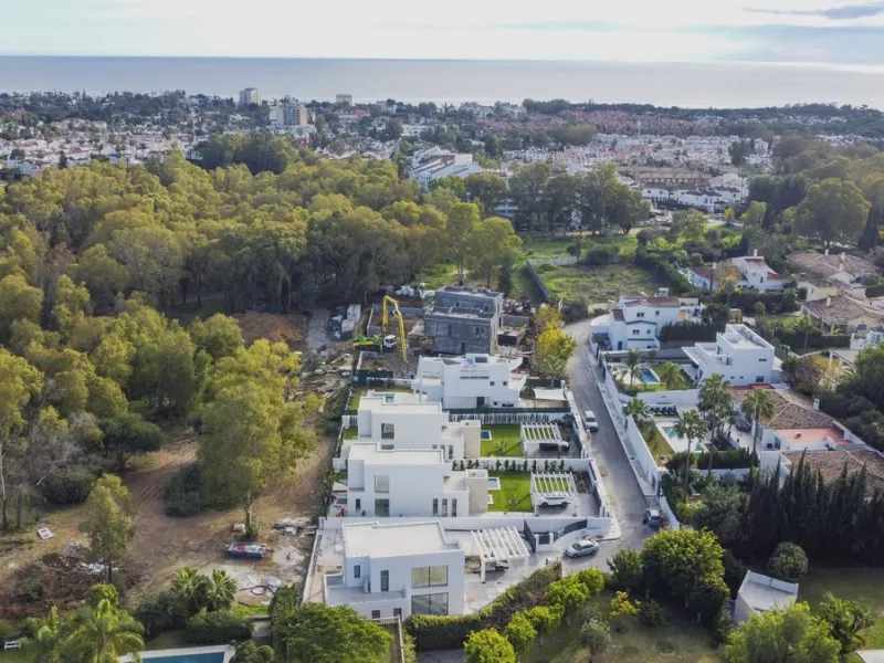 LUXURY MODERN VILLA BORDERING THE NATURE IN MONTE BIARRITZ, NUEVA ATALAYA, ESTEPONA!