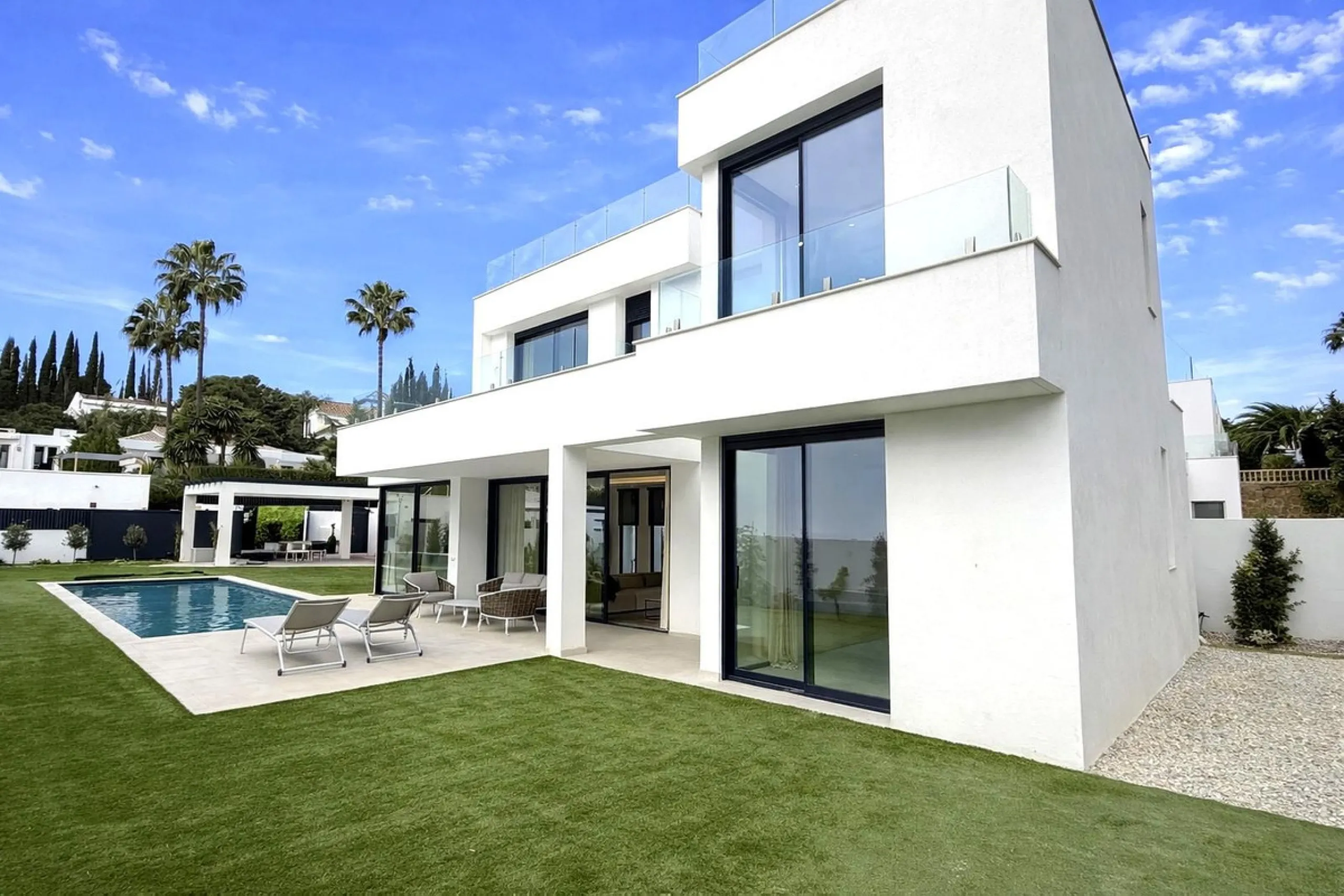 LUXURY MODERN VILLA BORDERING THE NATURE IN MONTE BIARRITZ, NUEVA ATALAYA, ESTEPONA!