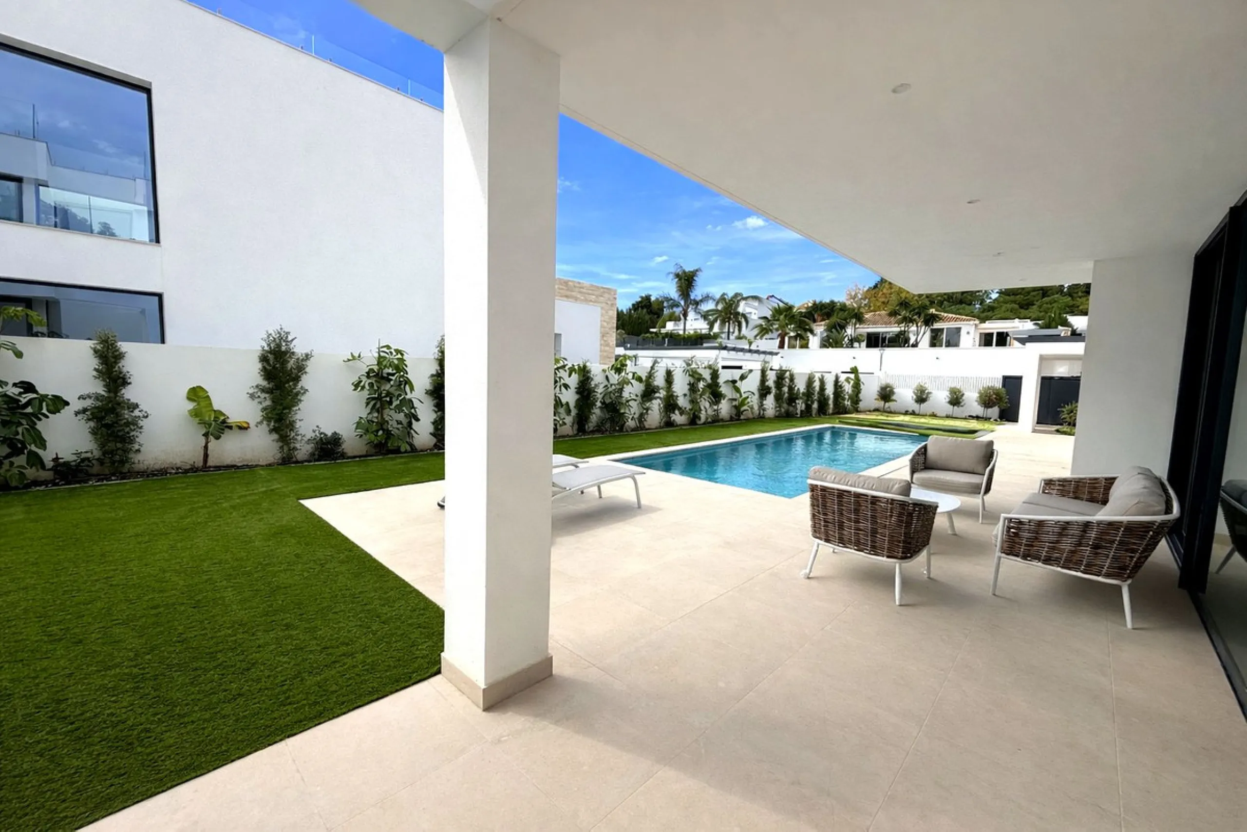 LUXURY MODERN VILLA BORDERING THE NATURE IN MONTE BIARRITZ, NUEVA ATALAYA, ESTEPONA!