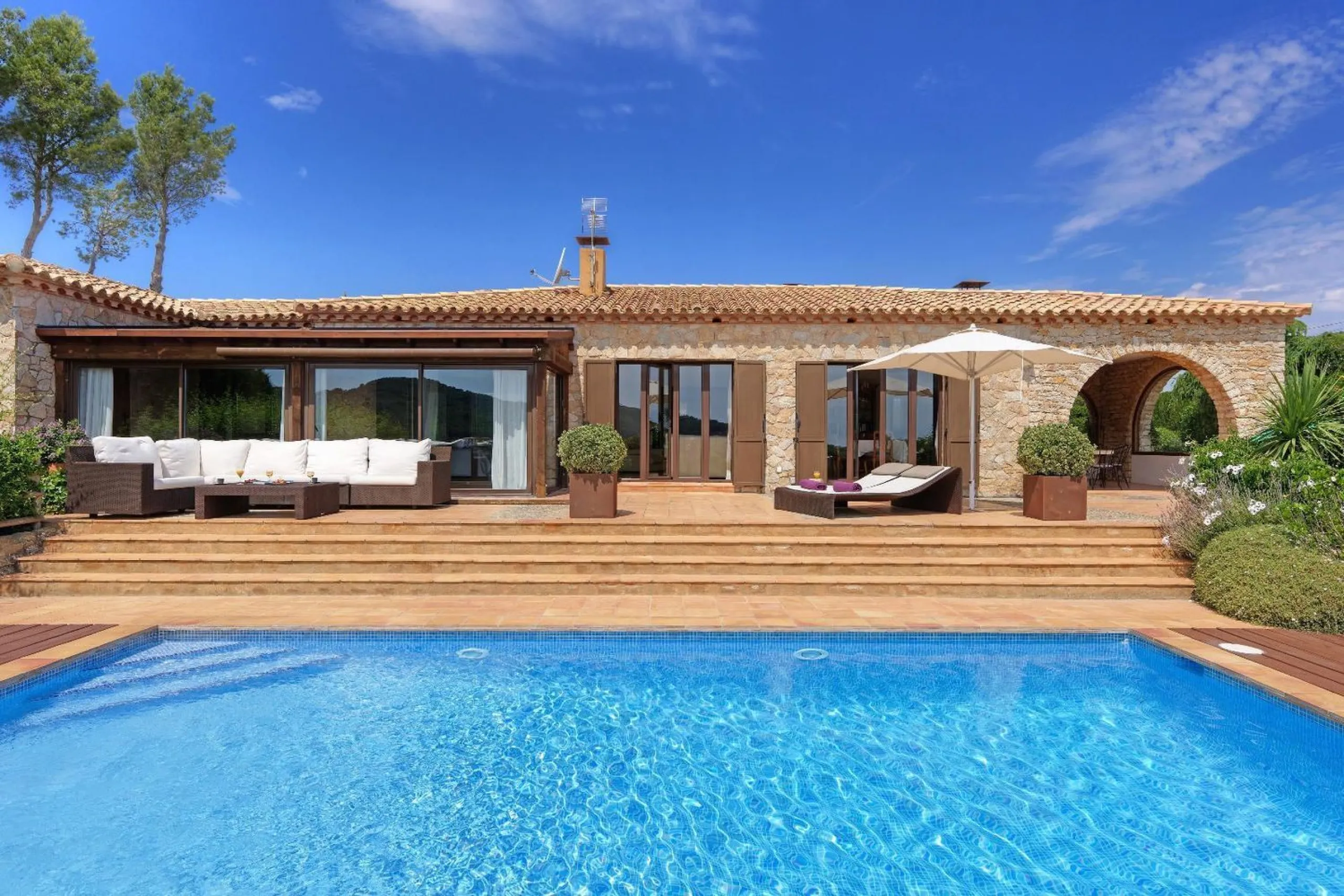 Stone House with Pool and Sea Views in Sa Riera, Costa Brava
