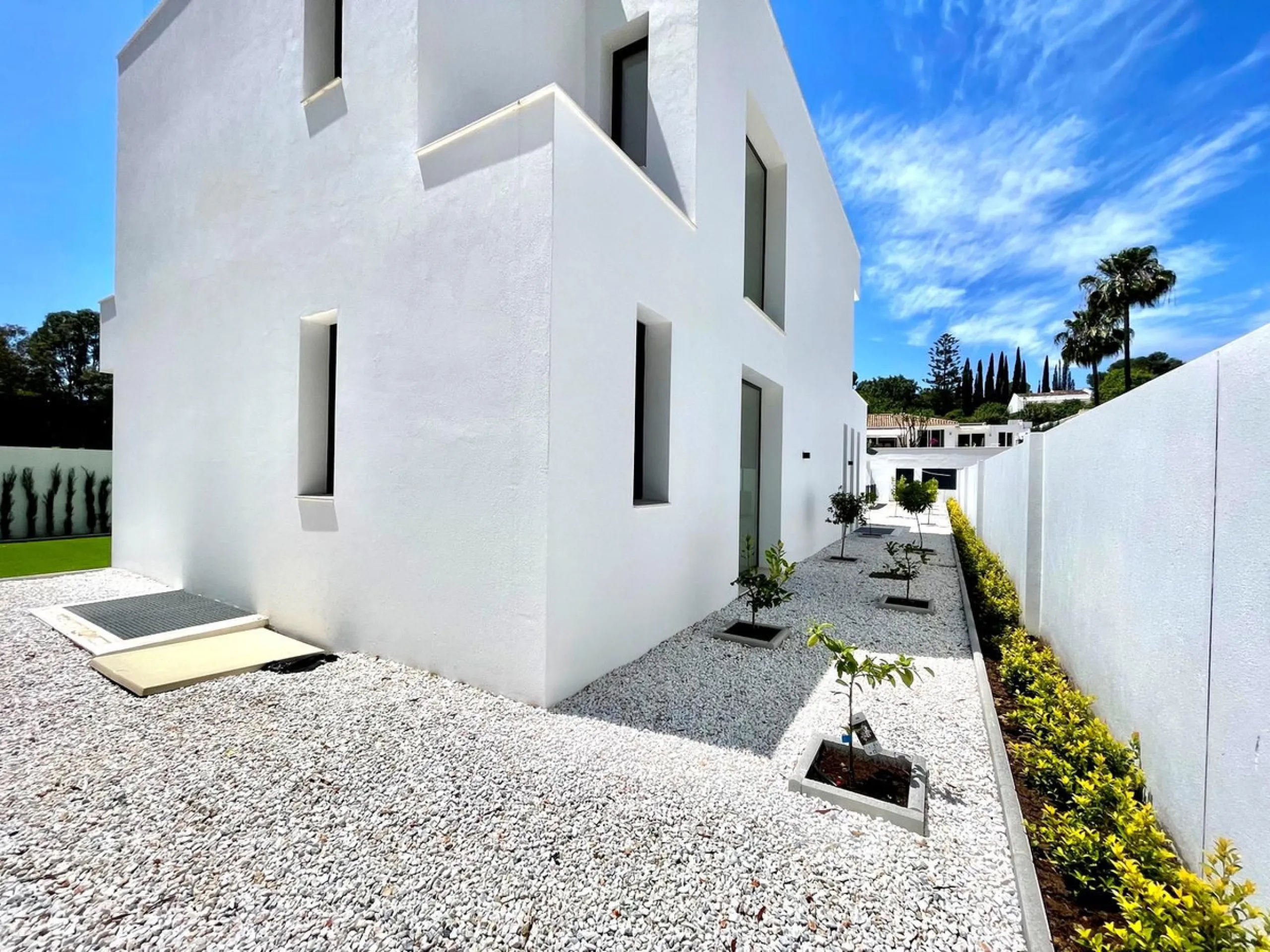 LUXURY MODERN VILLA BORDERING THE NATURE IN MONTE BIARRITZ, NUEVA ATALAYA, ESTEPONA!