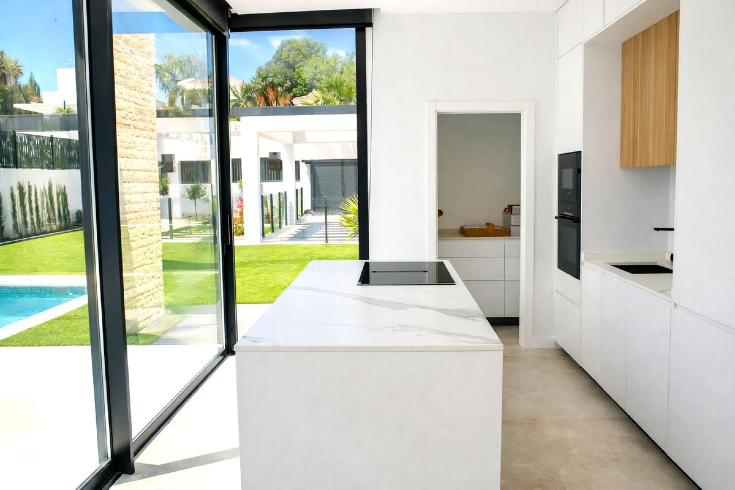 LUXURY MODERN VILLA BORDERING THE NATURE IN MONTE BIARRITZ, NUEVA ATALAYA, ESTEPONA!