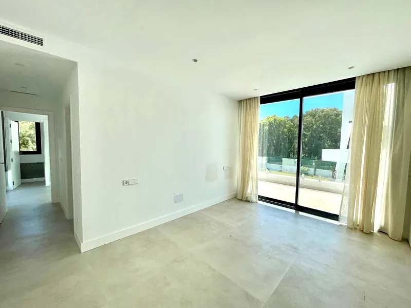 LUXURY MODERN VILLA BORDERING THE NATURE IN MONTE BIARRITZ, NUEVA ATALAYA, ESTEPONA!