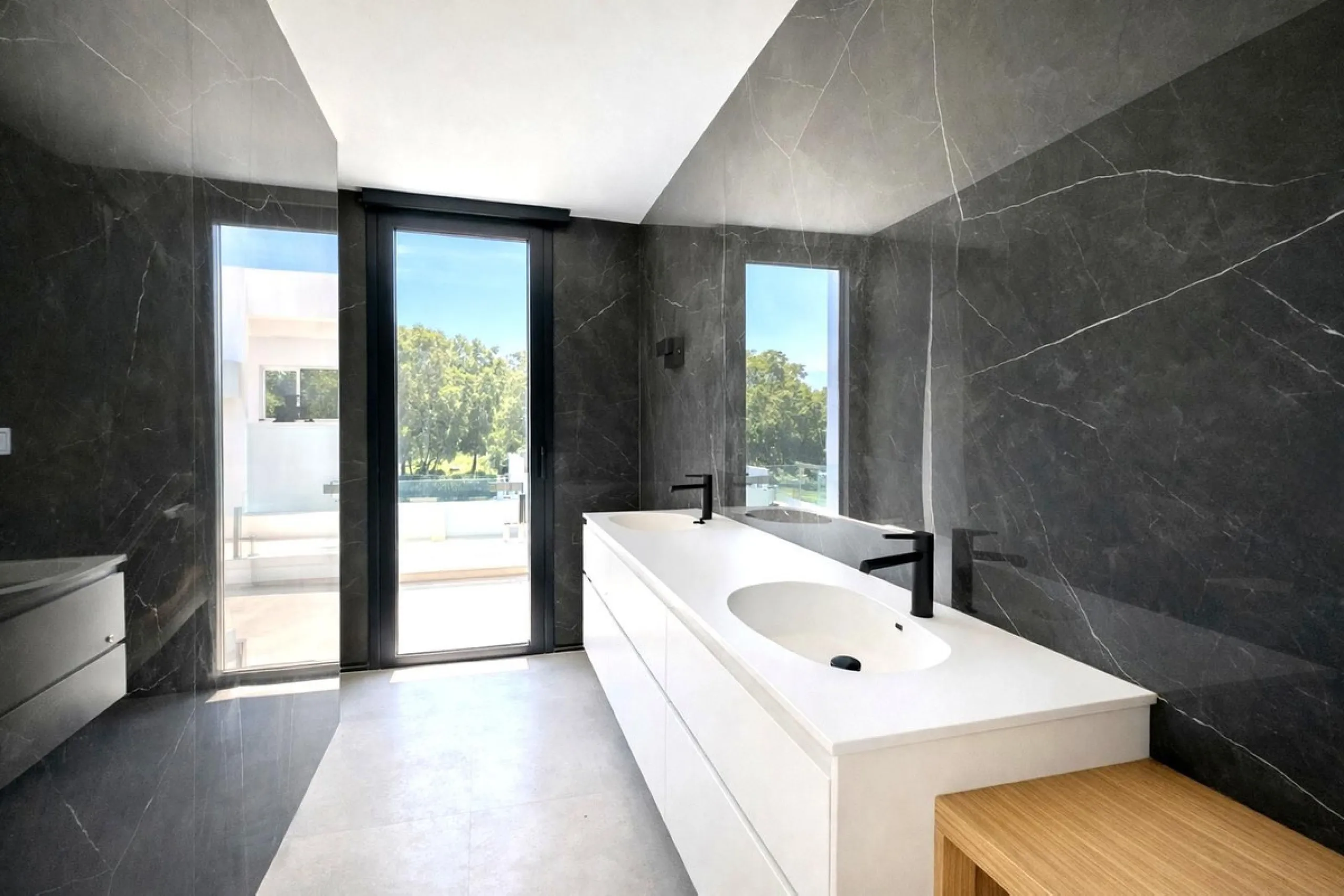 LUXURY MODERN VILLA BORDERING THE NATURE IN MONTE BIARRITZ, NUEVA ATALAYA, ESTEPONA!