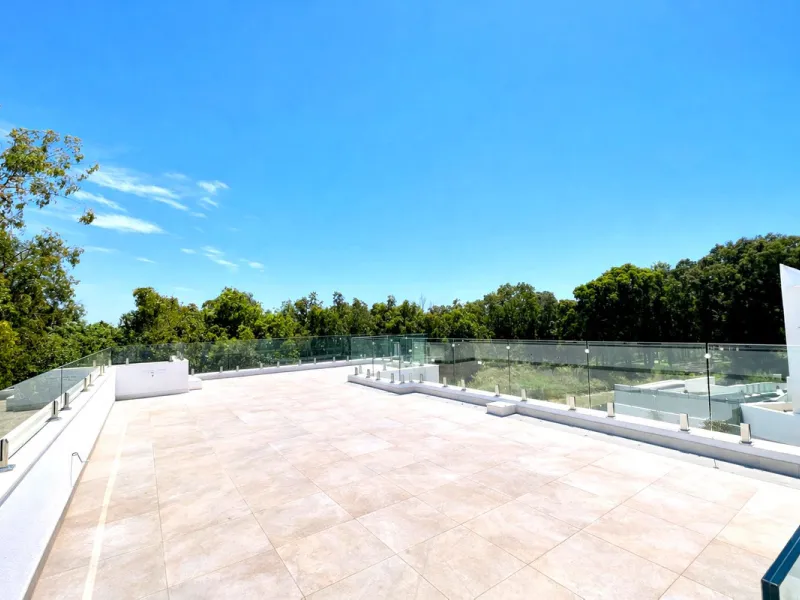 LUXURY MODERN VILLA BORDERING THE NATURE IN MONTE BIARRITZ, NUEVA ATALAYA, ESTEPONA!