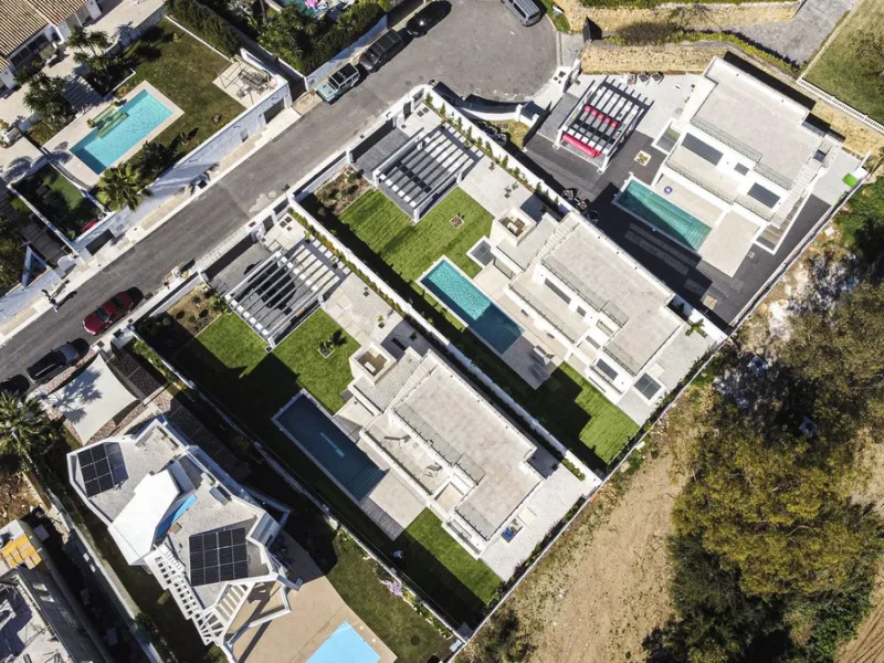 LUXURY MODERN VILLA BORDERING THE NATURE IN MONTE BIARRITZ, NUEVA ATALAYA, ESTEPONA!