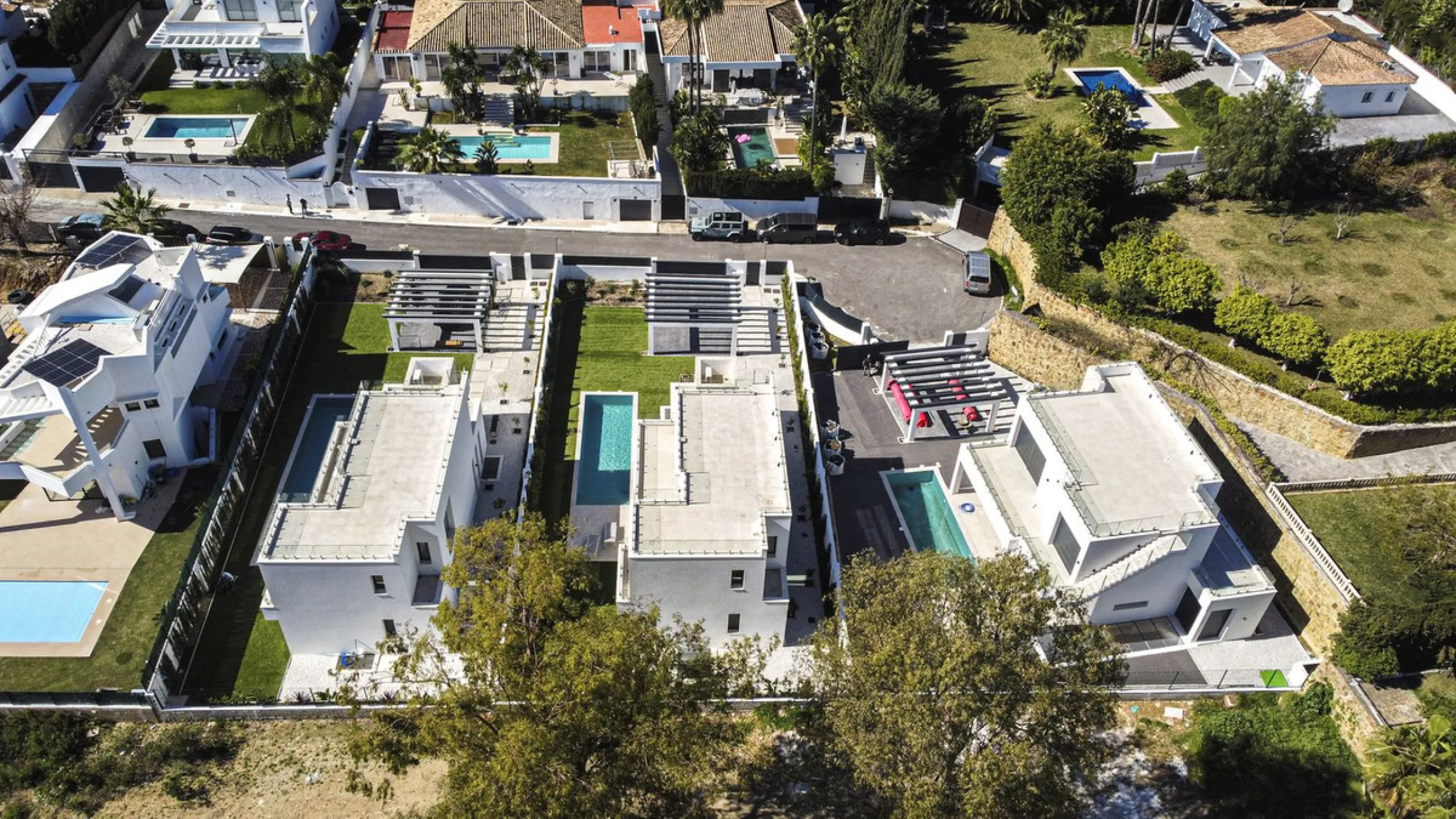 LUXURY MODERN VILLA BORDERING THE NATURE IN MONTE BIARRITZ, NUEVA ATALAYA, ESTEPONA!