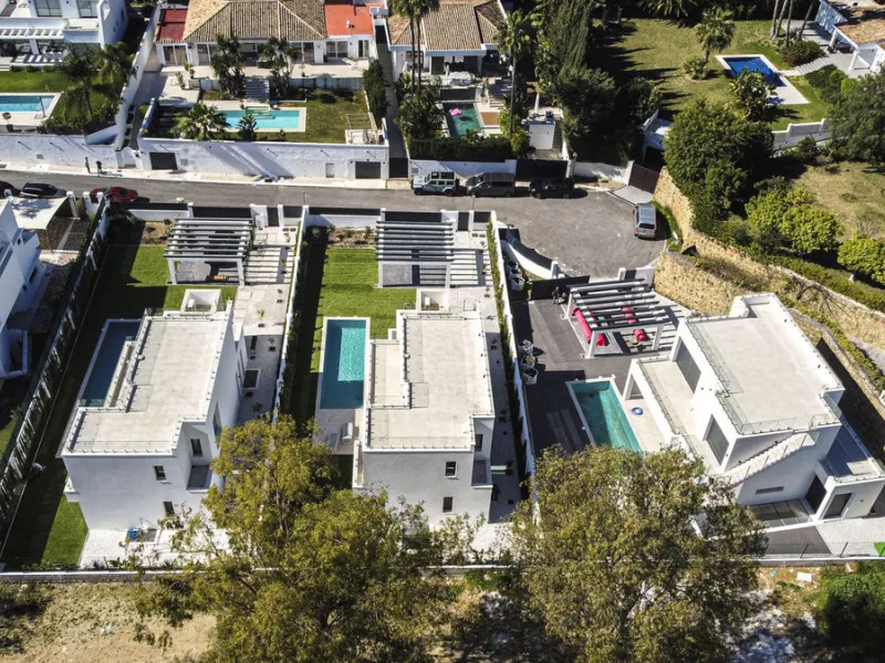 LUXURY MODERN VILLA BORDERING THE NATURE IN MONTE BIARRITZ, NUEVA ATALAYA, ESTEPONA!