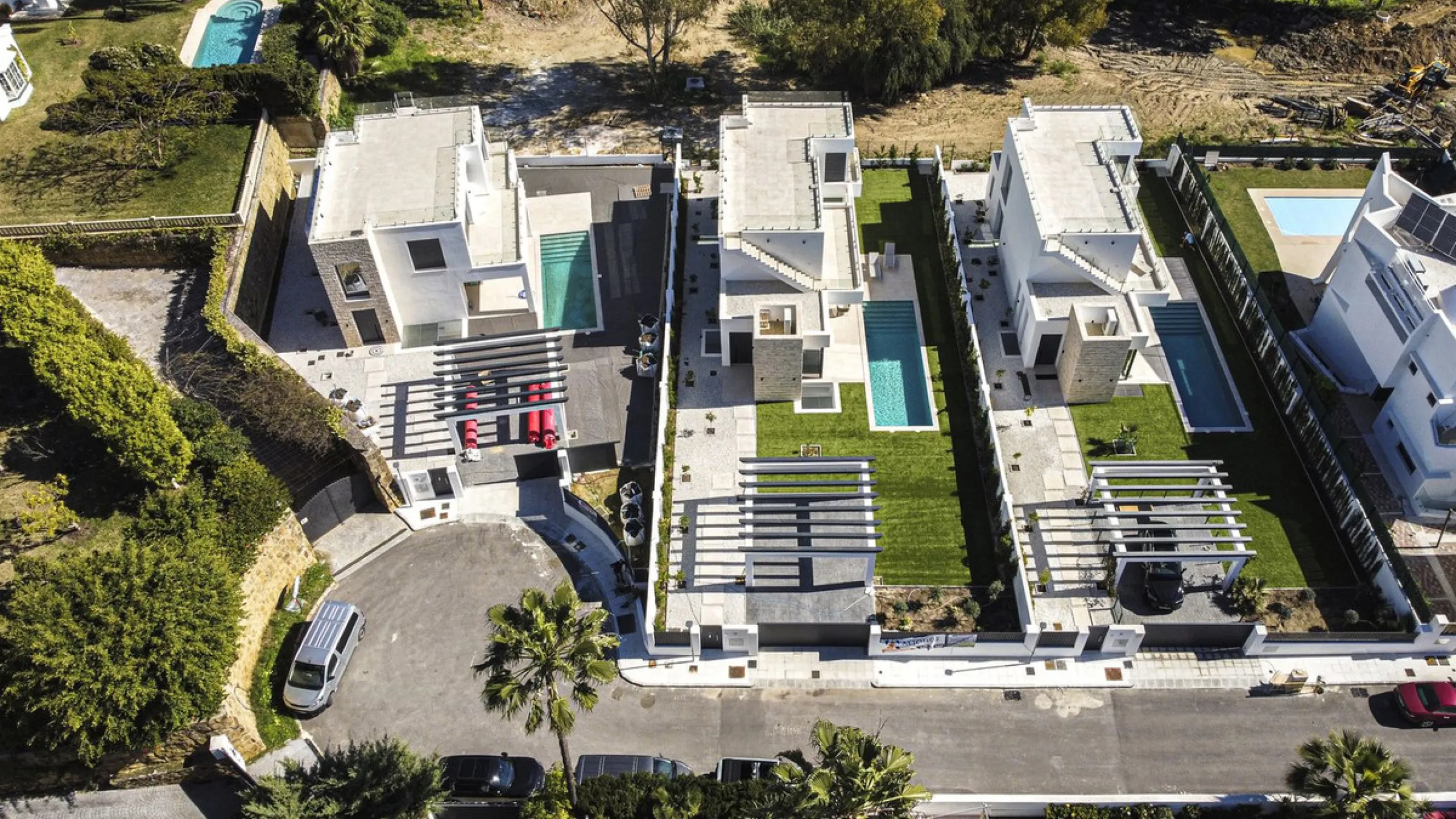 LUXURY MODERN VILLA BORDERING THE NATURE IN MONTE BIARRITZ, NUEVA ATALAYA, ESTEPONA!