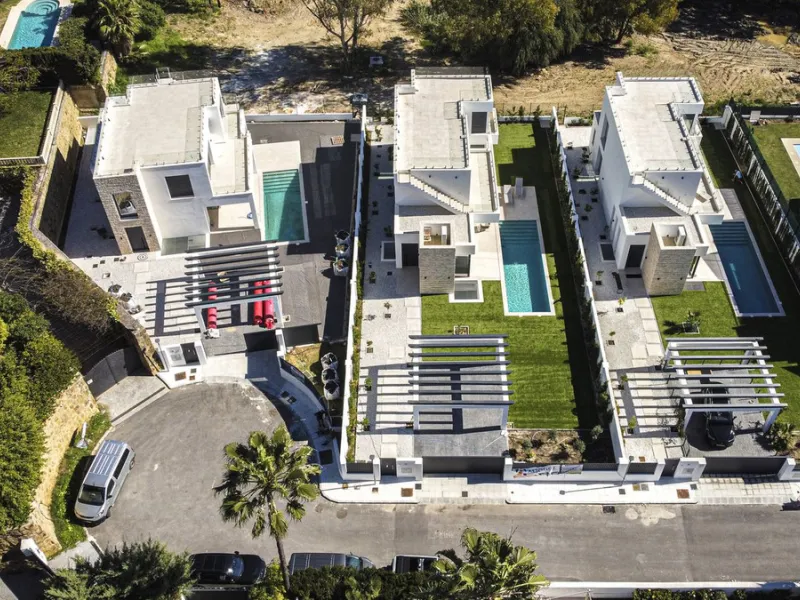 LUXURY MODERN VILLA BORDERING THE NATURE IN MONTE BIARRITZ, NUEVA ATALAYA, ESTEPONA!