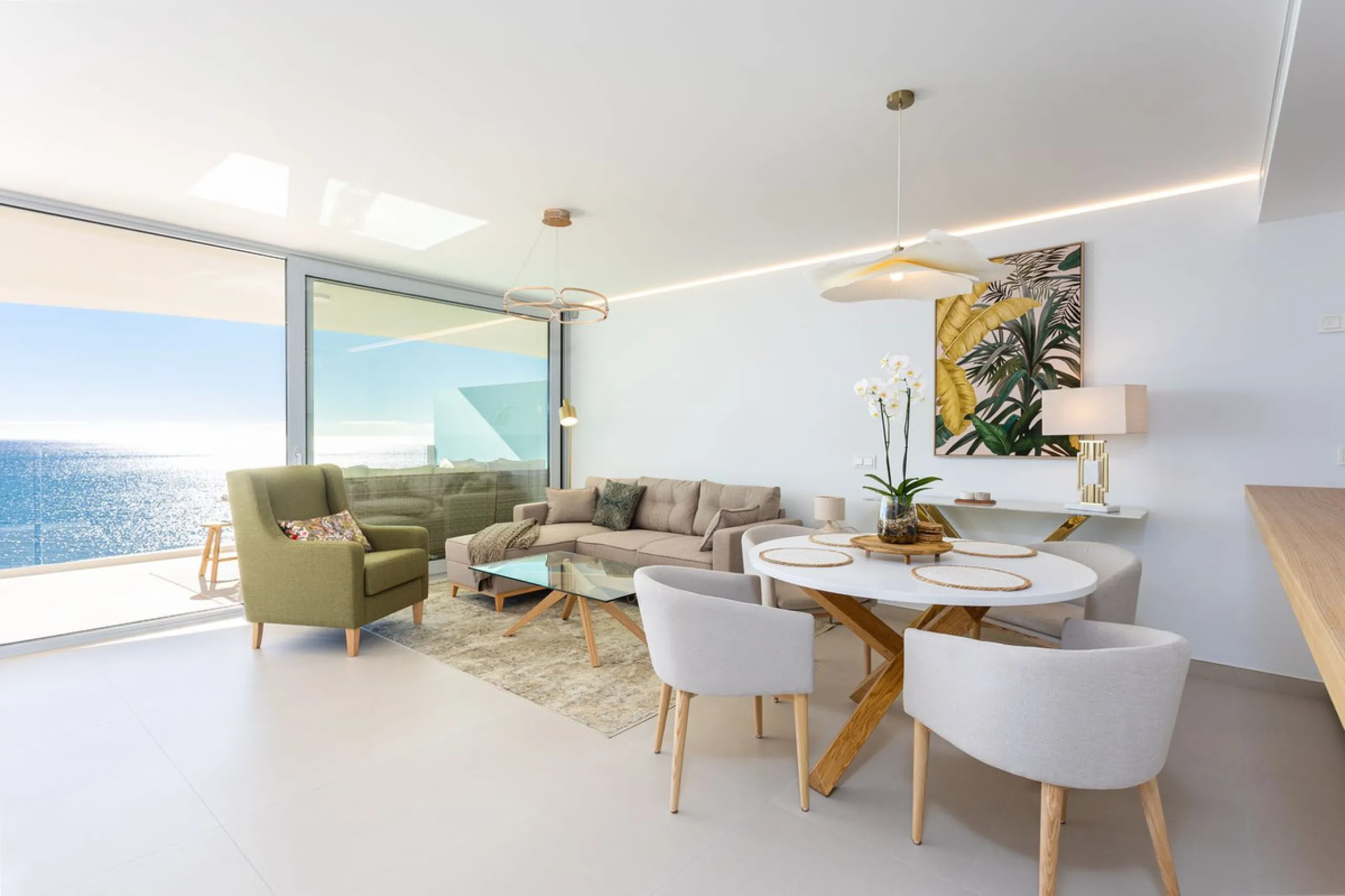 Would you like to live just few steps from the beach, feel the waves at your terrace and enjoy your own roof top solarium, look over the rooftops and feel the sea breeze? This exclusive penthouse apartment is located in one of the finest new builds called
