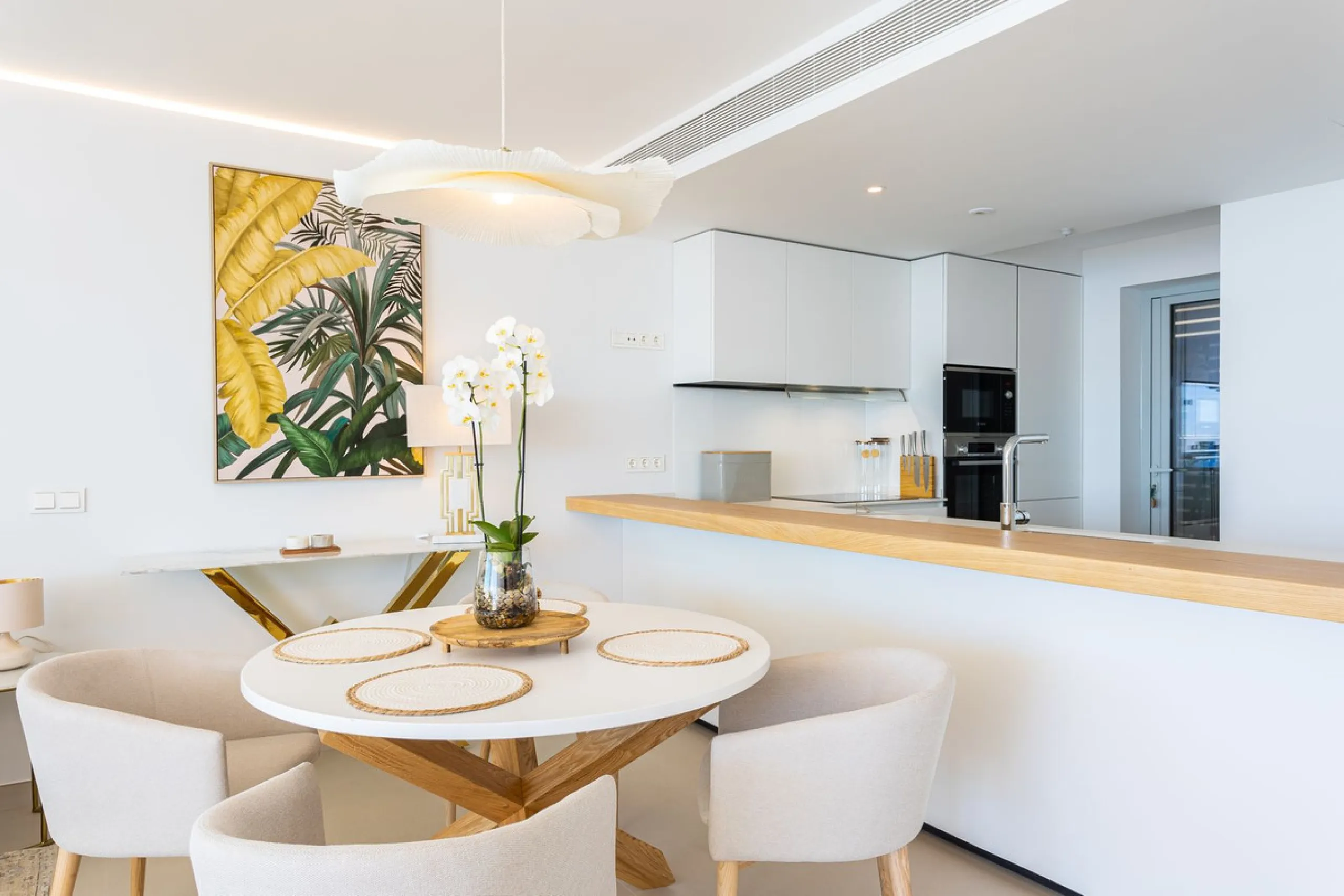 Would you like to live just few steps from the beach, feel the waves at your terrace and enjoy your own roof top solarium, look over the rooftops and feel the sea breeze? This exclusive penthouse apartment is located in one of the finest new builds called