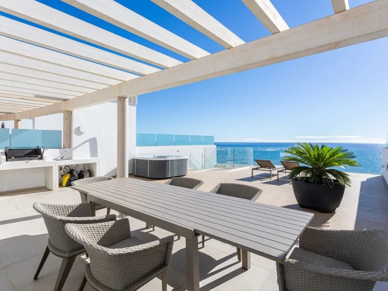 Would you like to live just few steps from the beach, feel the waves at your terrace and enjoy your own roof top solarium, look over the rooftops and feel the sea breeze? This exclusive penthouse apartment is located in one of the finest new builds called