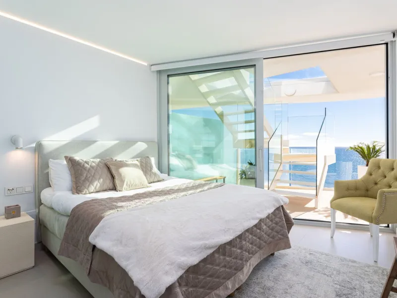Would you like to live just few steps from the beach, feel the waves at your terrace and enjoy your own roof top solarium, look over the rooftops and feel the sea breeze? This exclusive penthouse apartment is located in one of the finest new builds called