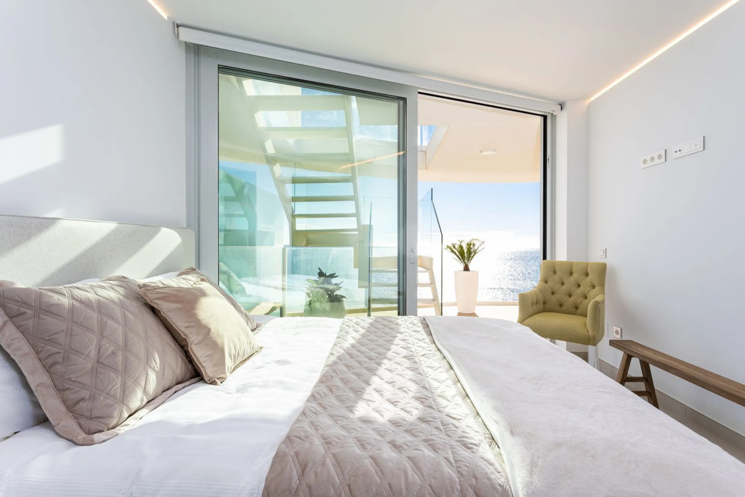 Would you like to live just few steps from the beach, feel the waves at your terrace and enjoy your own roof top solarium, look over the rooftops and feel the sea breeze? This exclusive penthouse apartment is located in one of the finest new builds called