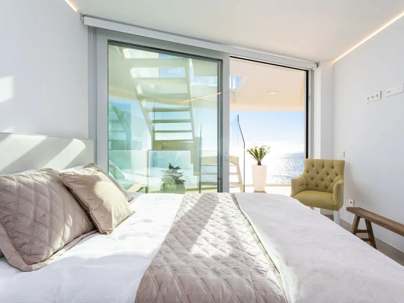 Would you like to live just few steps from the beach, feel the waves at your terrace and enjoy your own roof top solarium, look over the rooftops and feel the sea breeze? This exclusive penthouse apartment is located in one of the finest new builds called